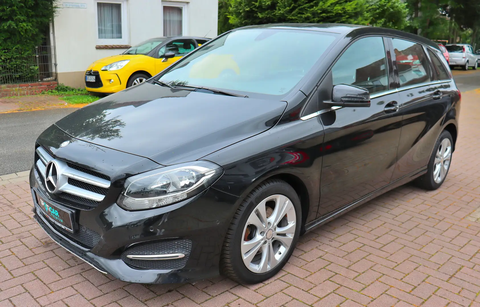 Mercedes-Benz B 180 B 180 Urban Automatik , Navi, Sitzheizung... Noir - 1