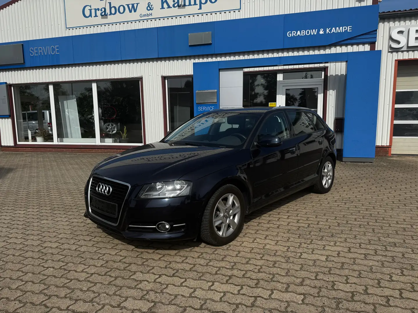 Audi A3 1.2 TFSI Attraction Blau - 1