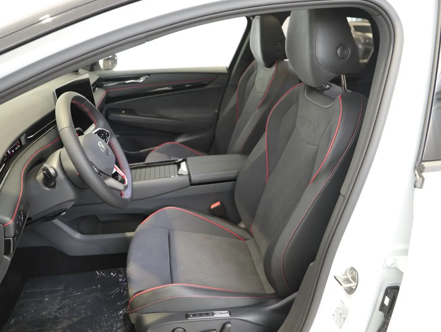 Volkswagen ID.7 Tourer GTX 4MOTION 250 kW Business Blanc - 2