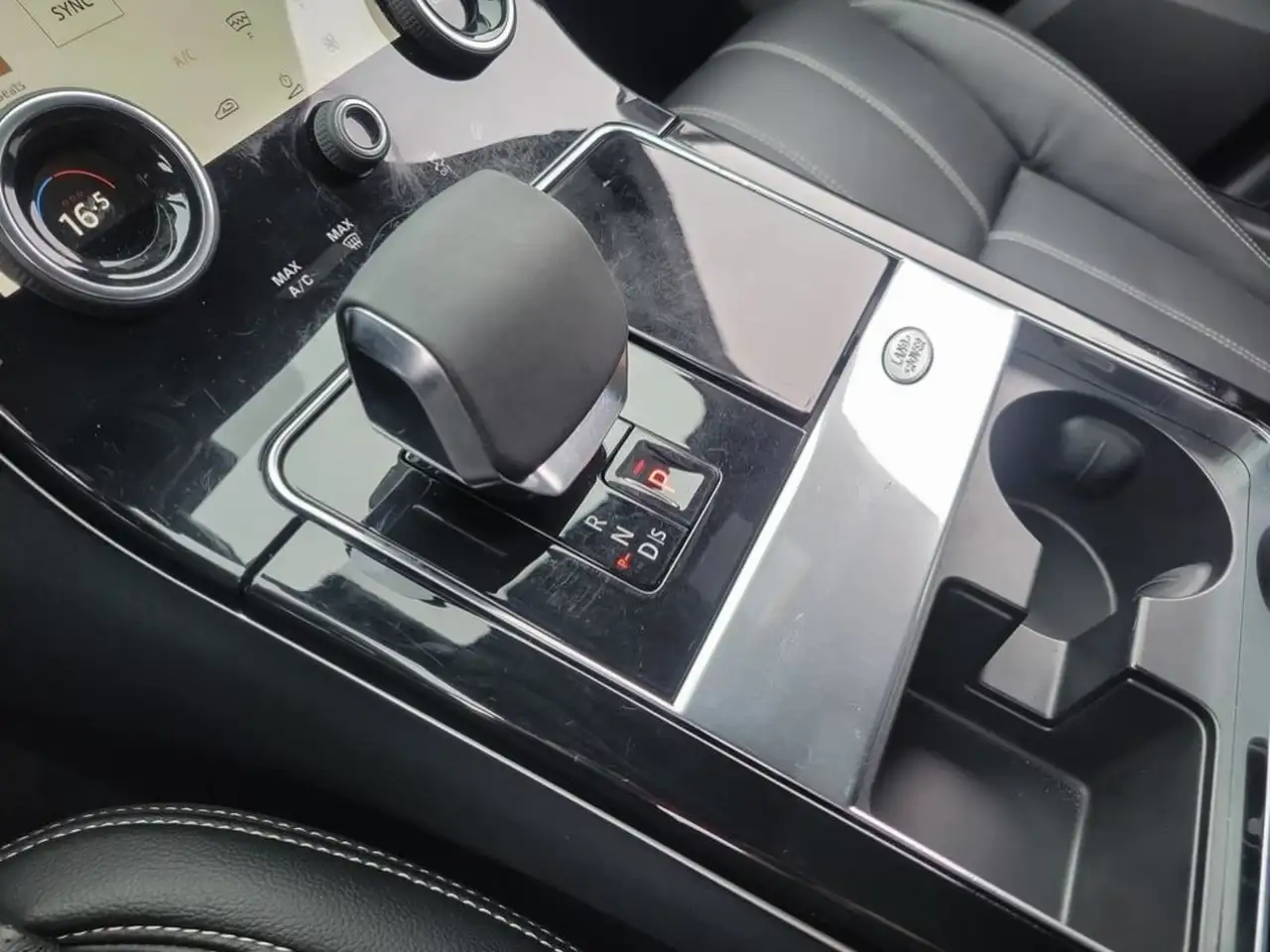 Land Rover Range Rover Velar снимка Land Rover Range Rover Velar
