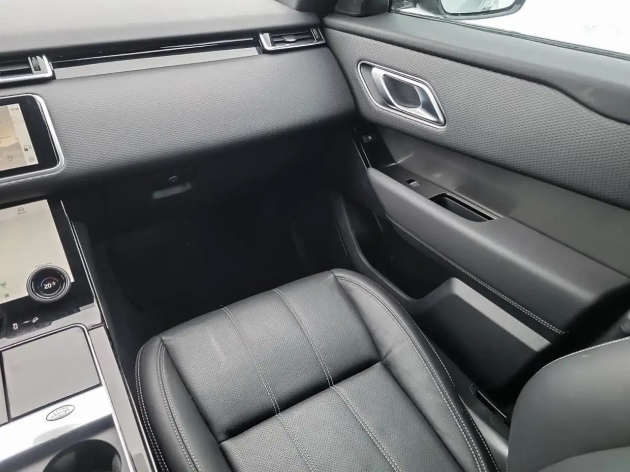 Land Rover Range Rover Velar снимка Land Rover Range Rover Velar