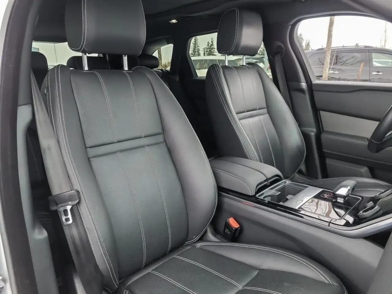 Land Rover Range Rover Velar снимка Land Rover Range Rover Velar