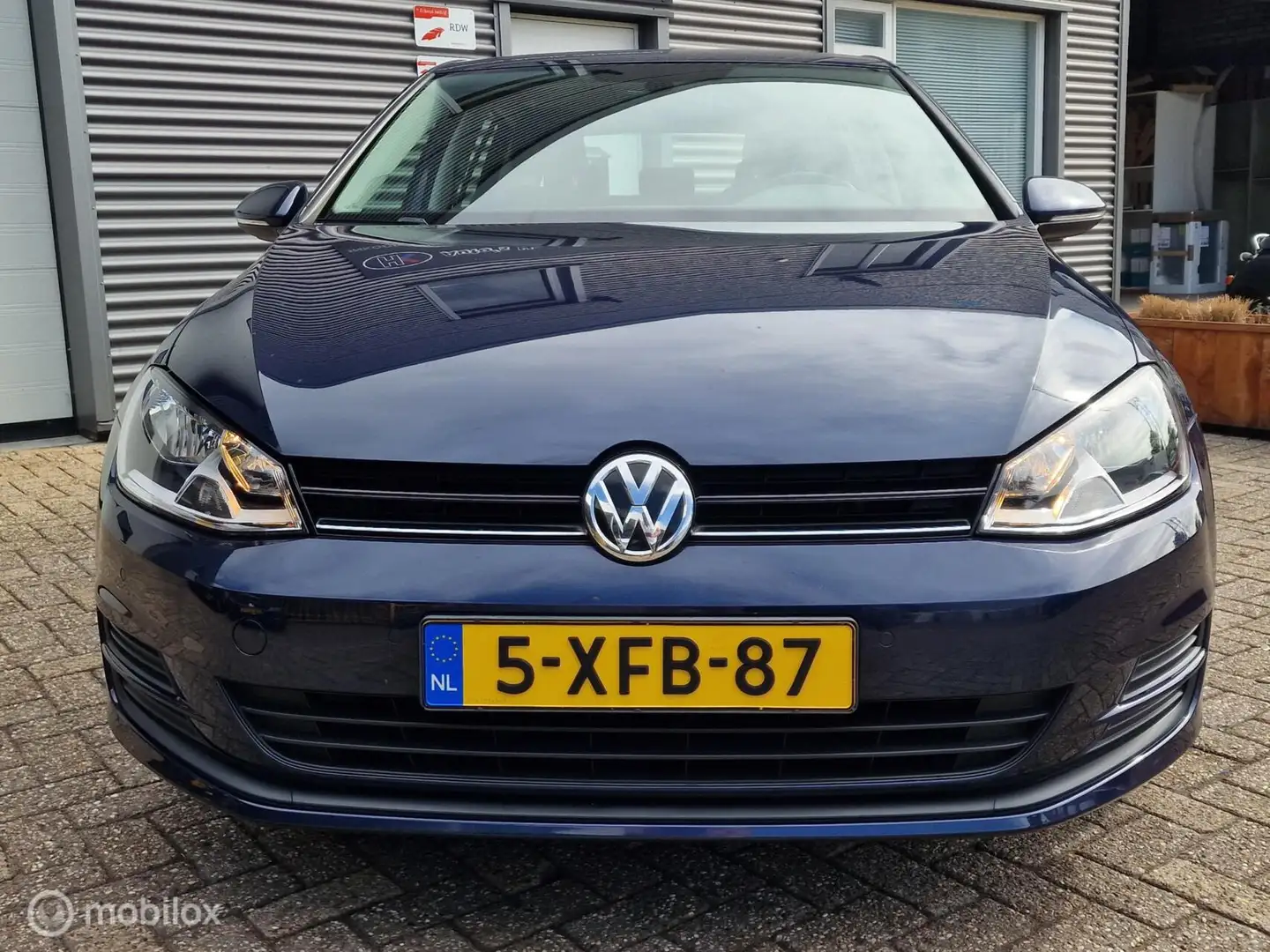 Volkswagen Golf 7 5-deurs 1.2TSi 105pk H6 Trend Edition Navi Bleu - 2