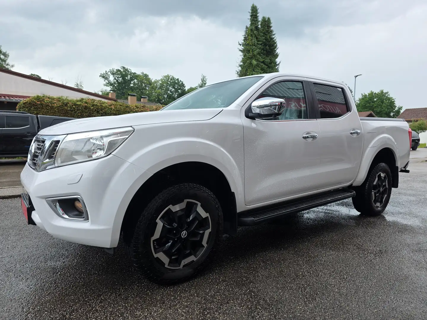 Nissan Navara DC 4x4 Autm. N-Connecta Weiß - 2