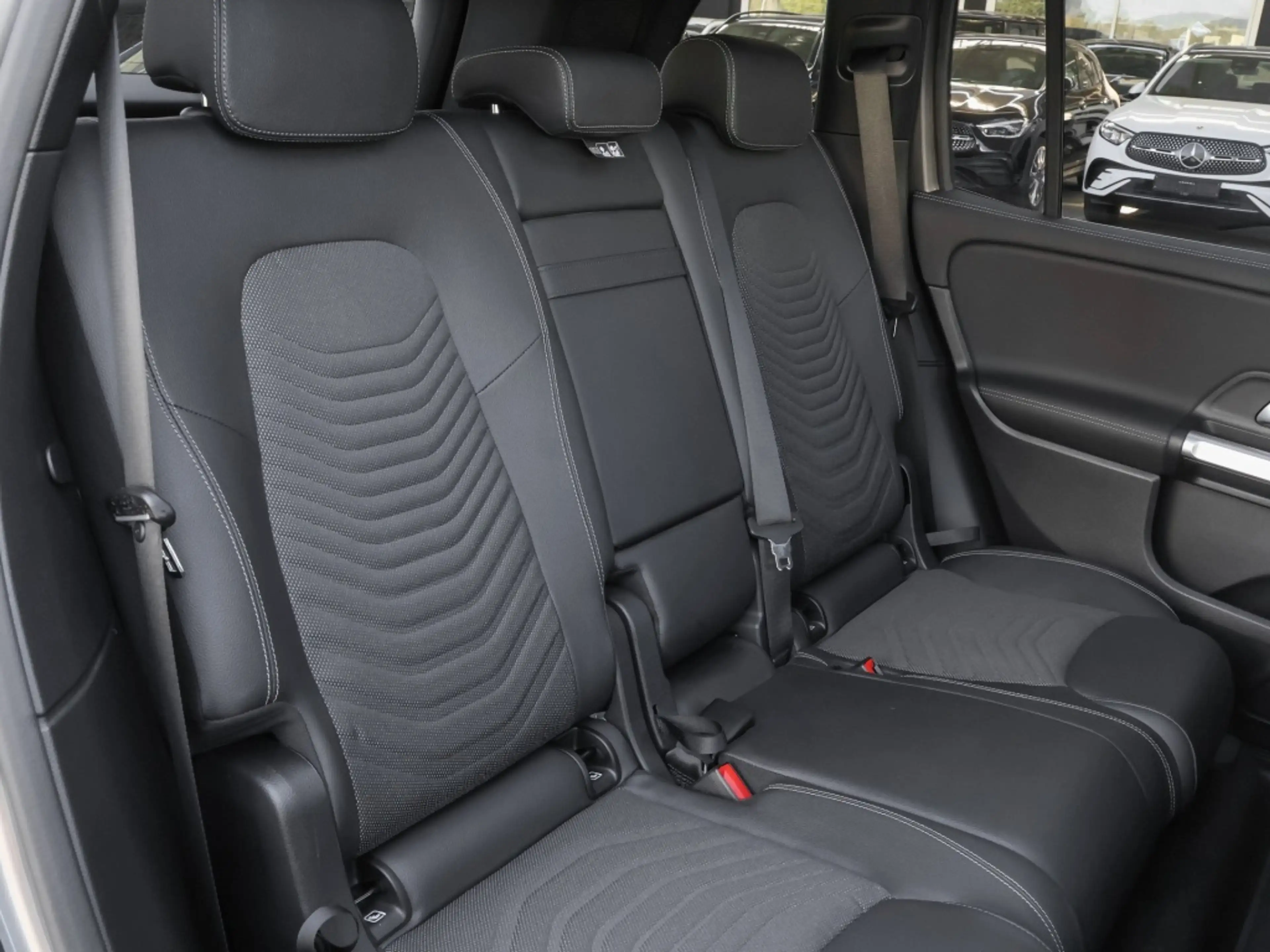 Mercedes-Benz EQB 300 4M Progressive/Pano/Ambiente/Totw/Cam/18 — photo 5