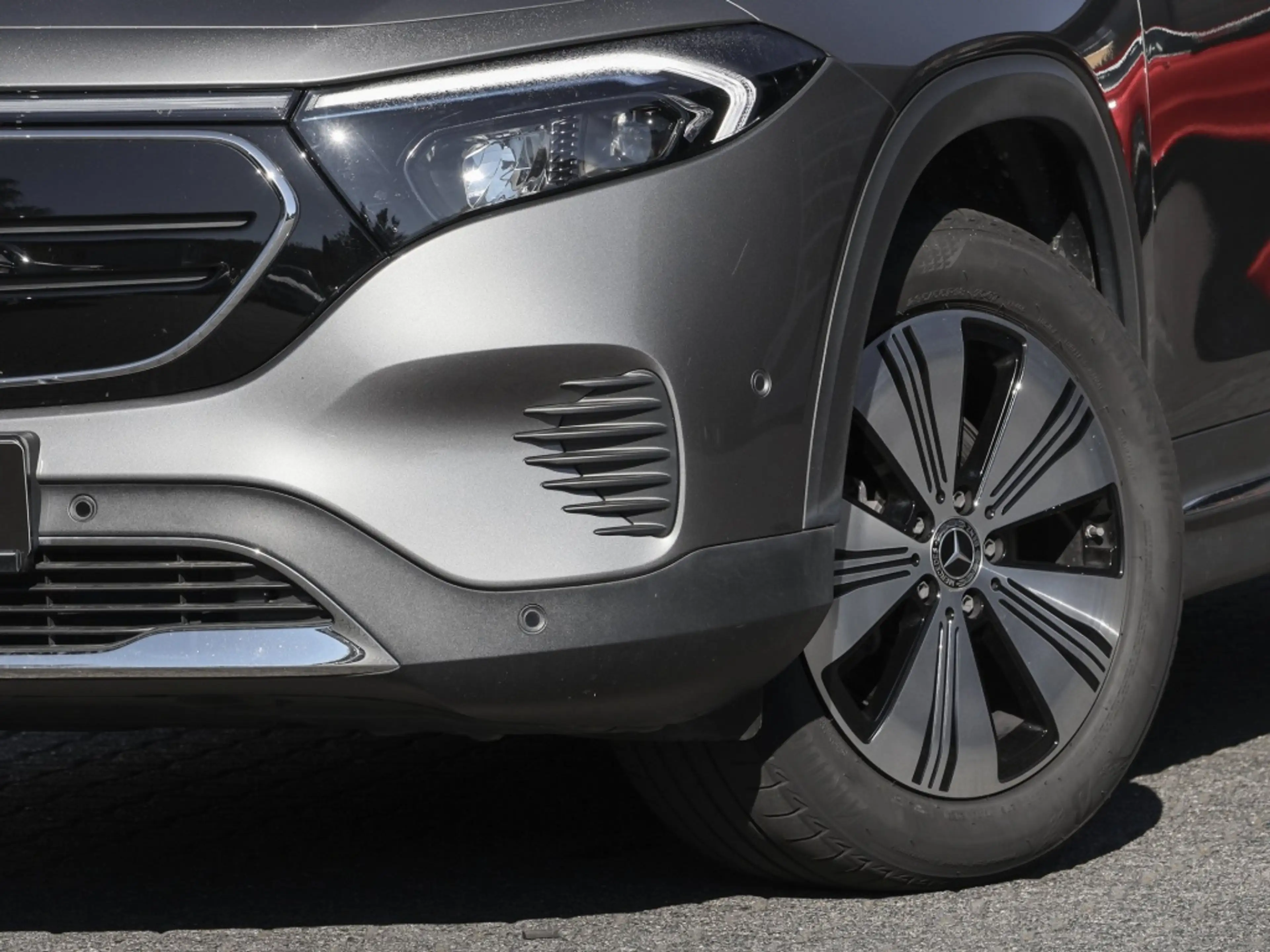 Mercedes-Benz EQB 300 4M Progressive/Pano/Ambiente/Totw/Cam/18 — photo 6
