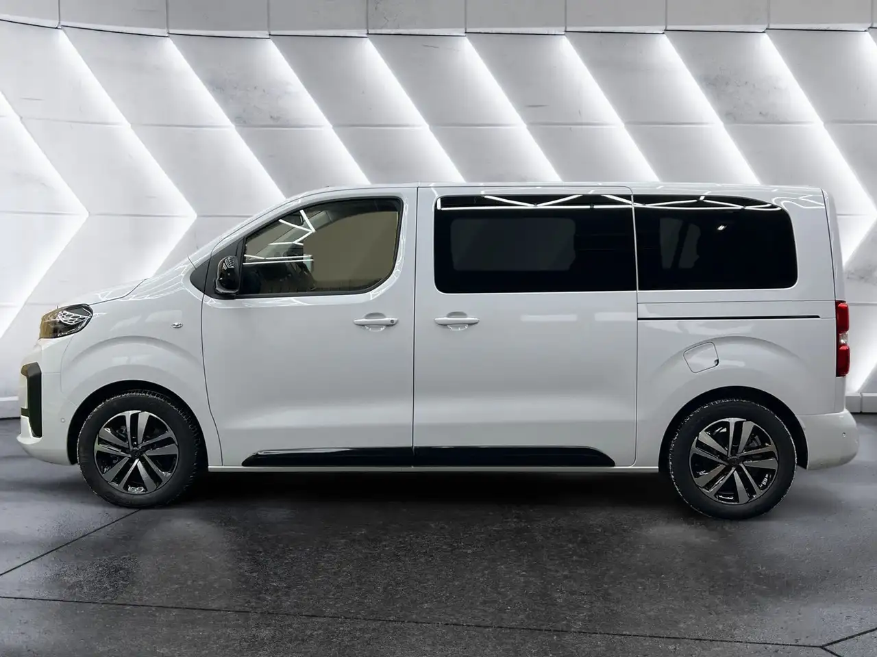 Peugeot Traveller 2026