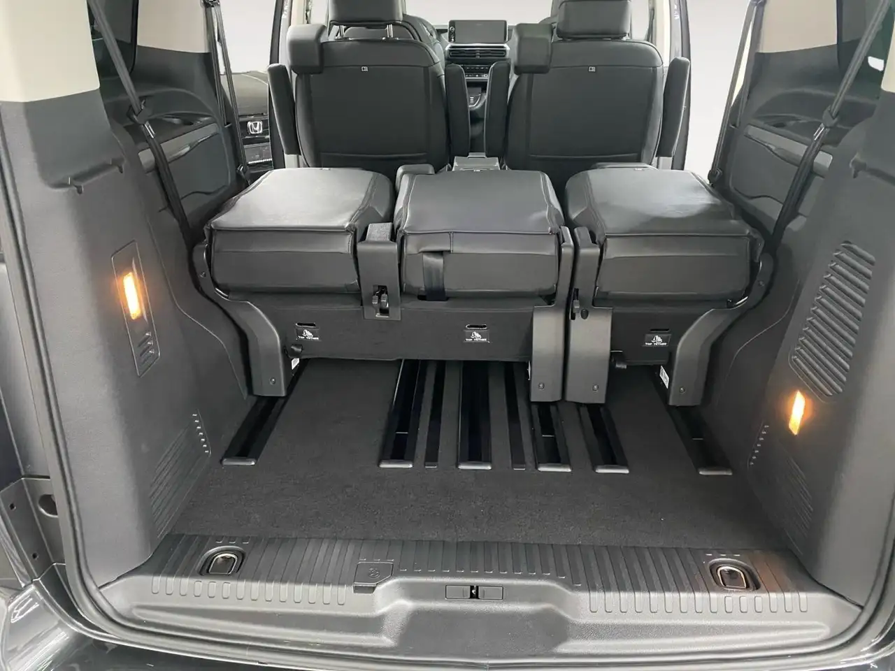 Peugeot Traveller 2026 — фото 16