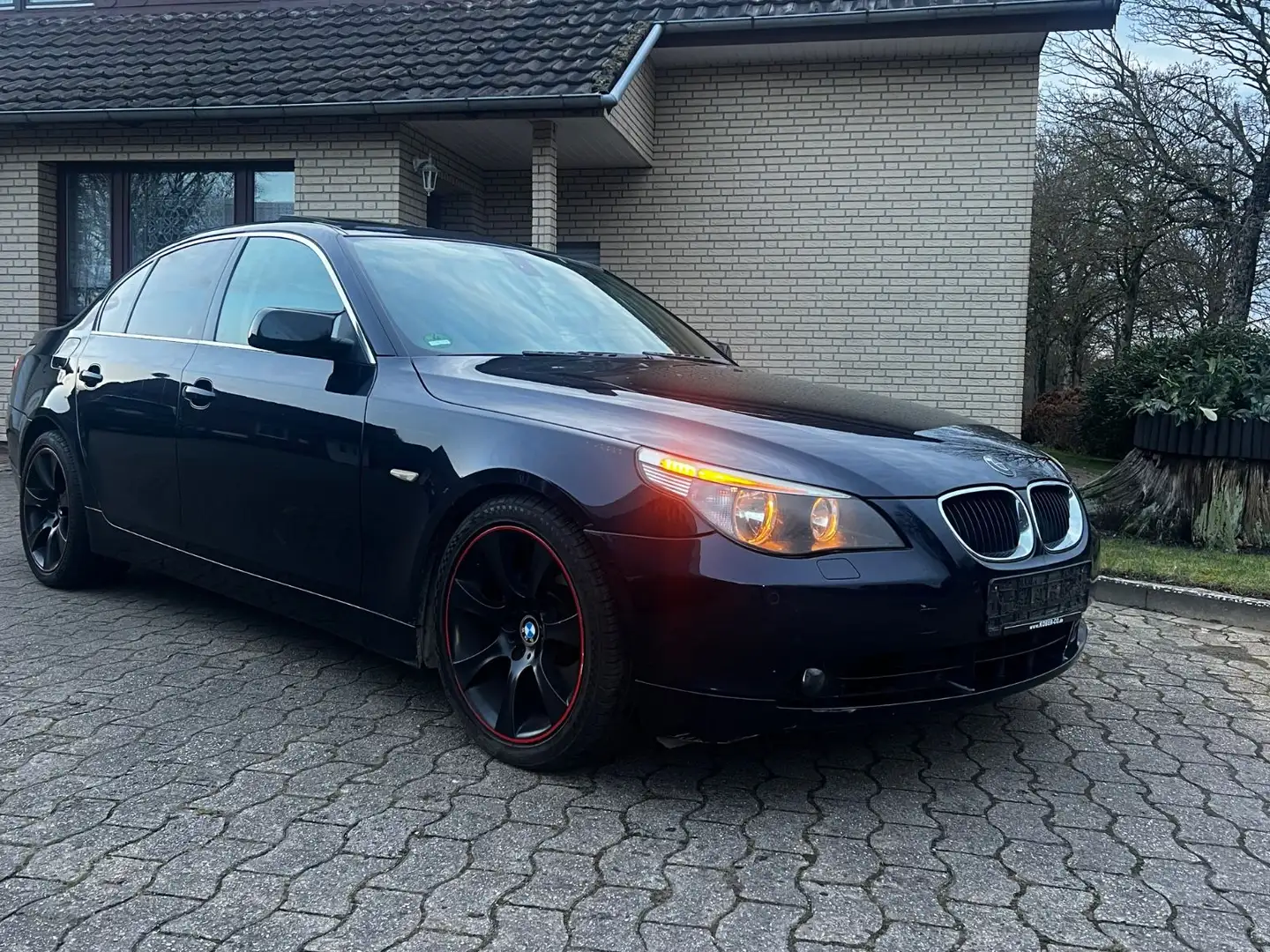 BMW 530 i Limousine 2.Hand, Schiebedach, Kamera, PDC Blau - 1