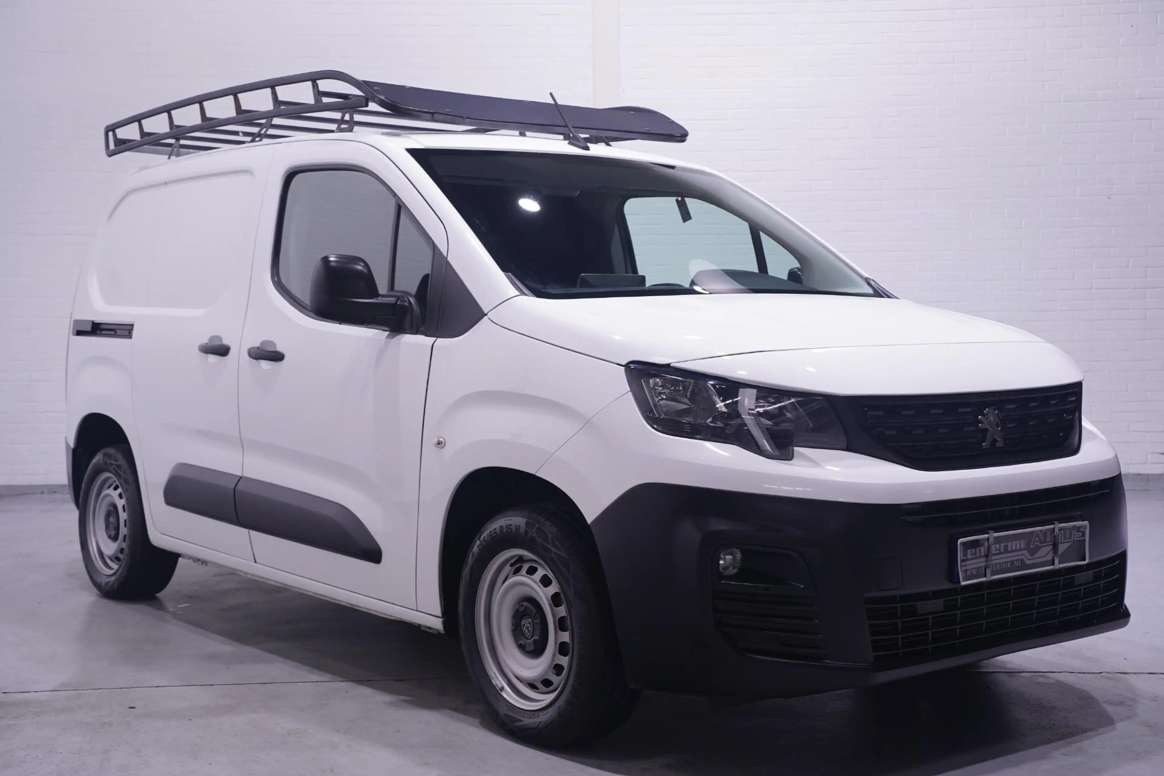 Peugeot Partner 1.5 BlueHDI 75 pk Premium Airco, Apple Carplay Cru — photo 2