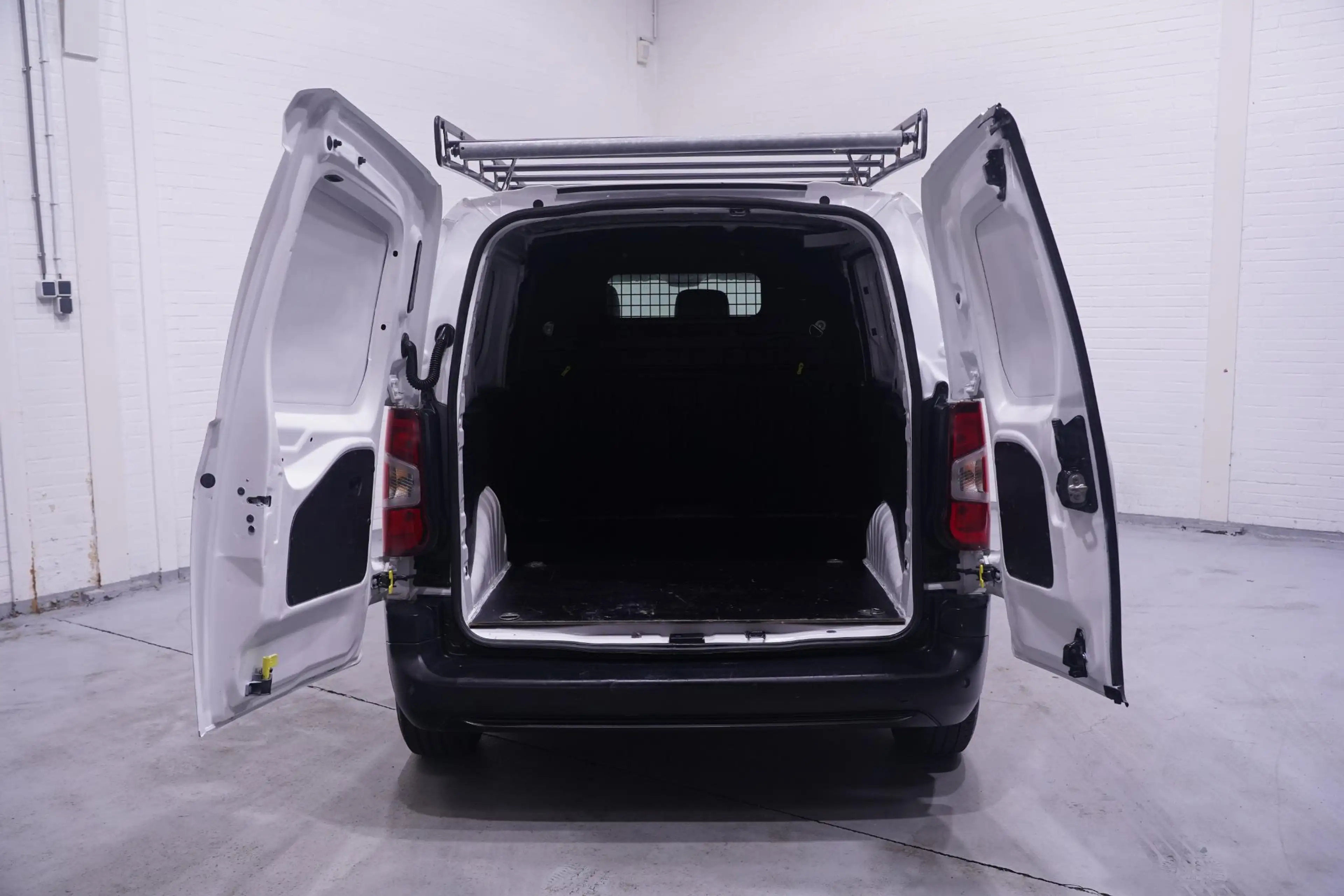 Peugeot Partner 1.5 BlueHDI 75 pk Premium Airco, Apple Carplay Cru — photo 12