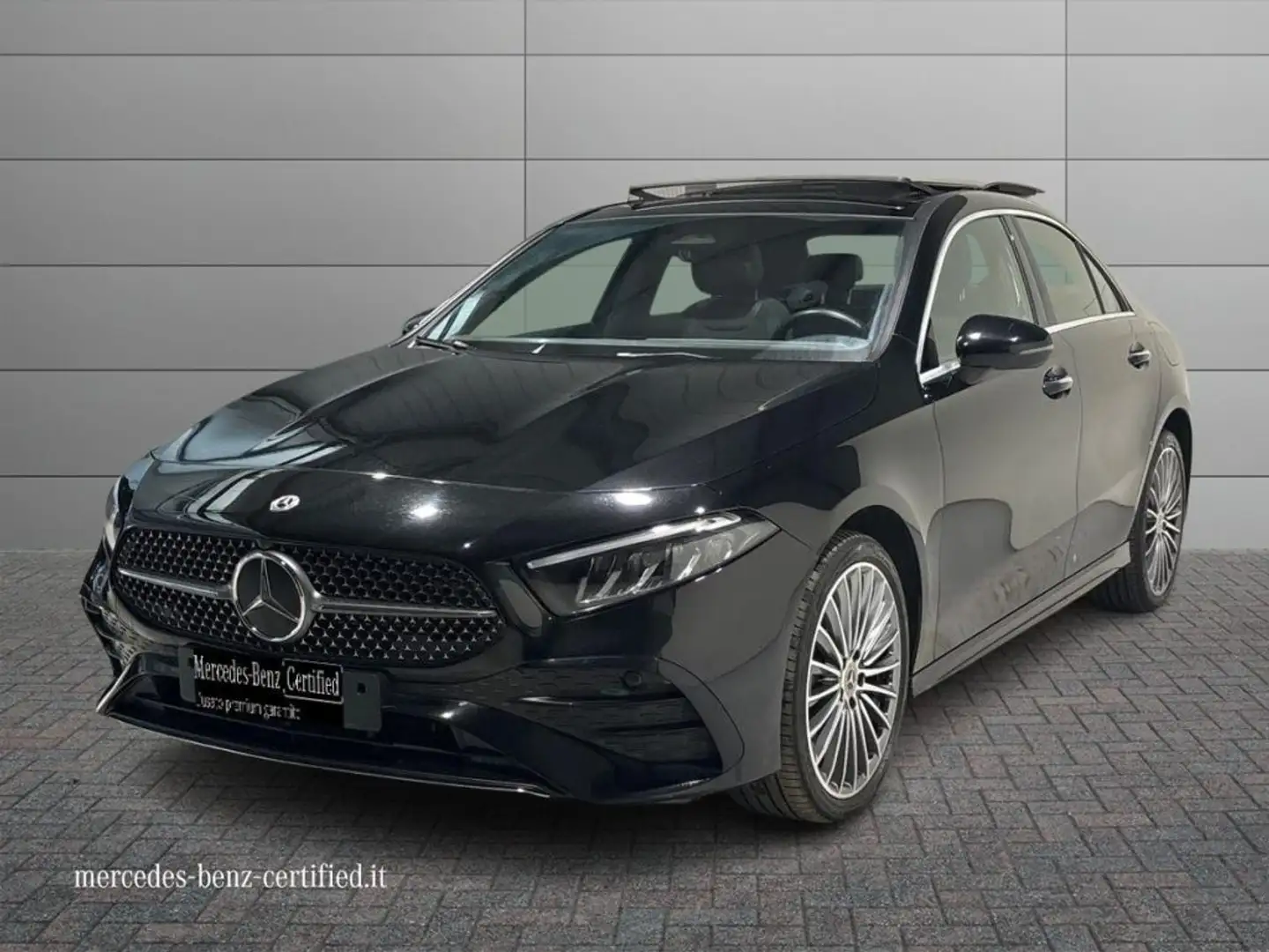 Mercedes-Benz A 250 e hybrid EQ AMG Line Advanced Plus SEDAN Černá - 1