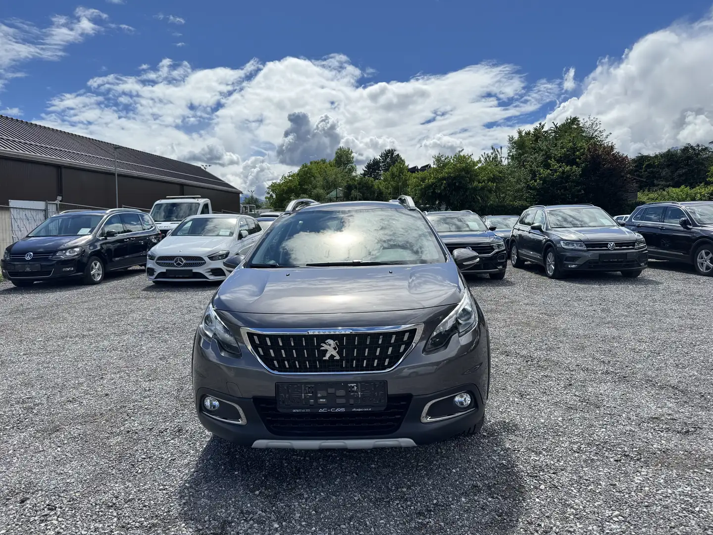 Peugeot 2008 Allure Grau - 2