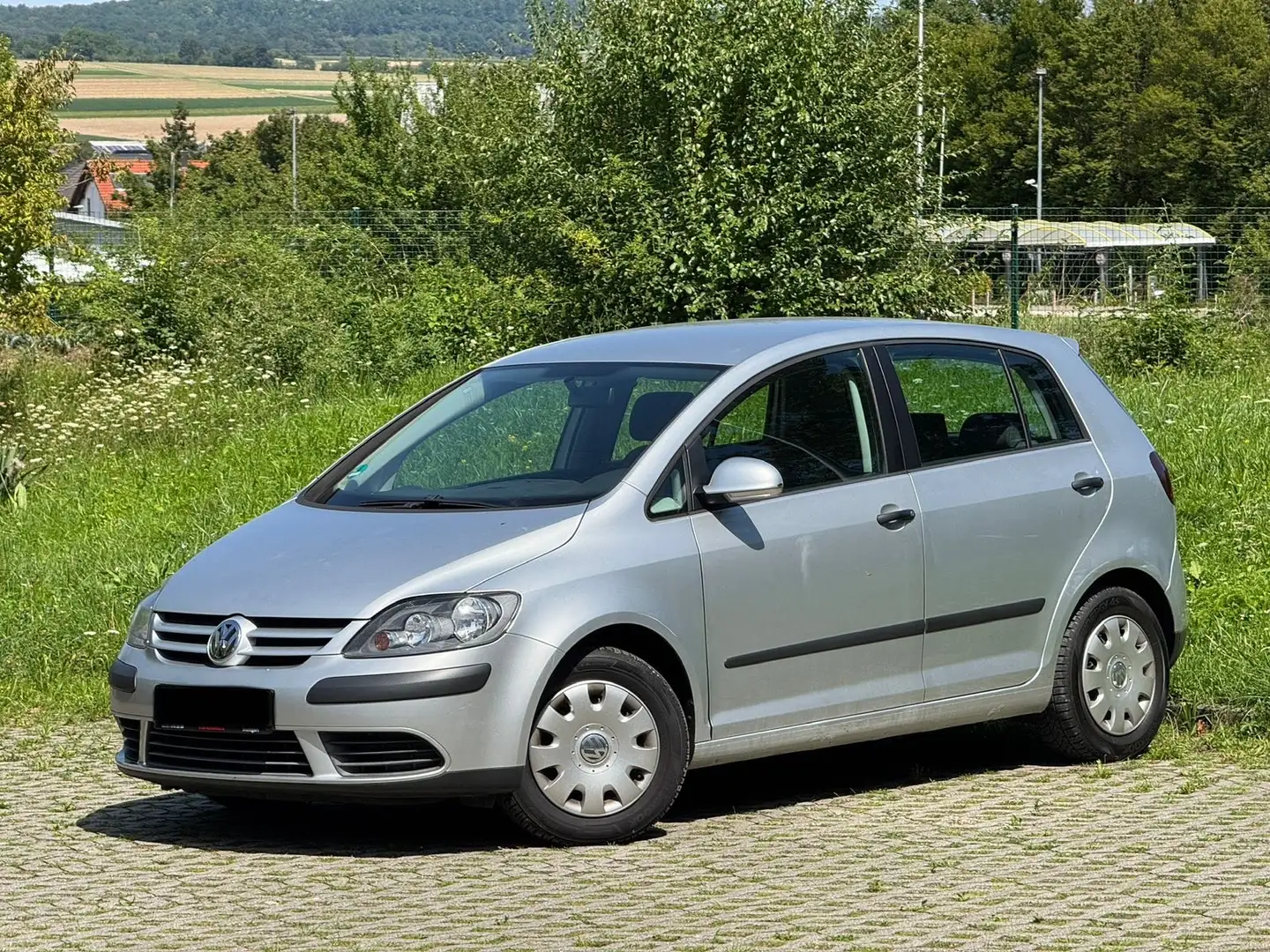 Volkswagen Golf Plus 1.6 Sportline guter Zustand Tüv Neu Zilver - 1