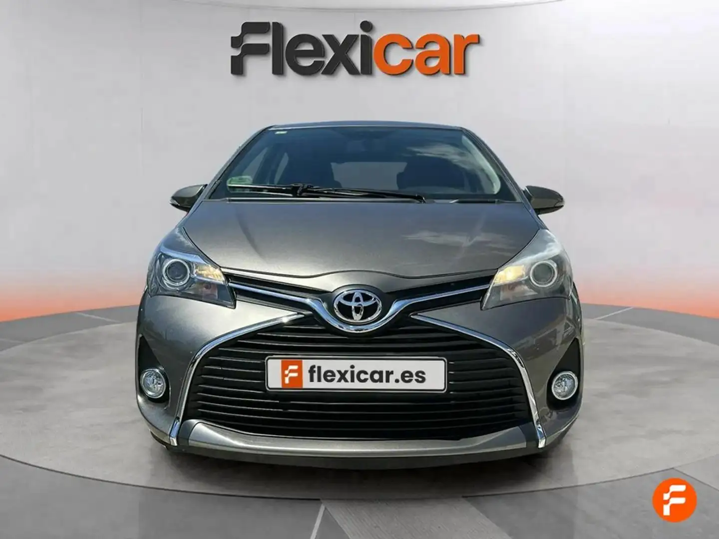 Toyota Yaris 1.3 Active Gris - 2