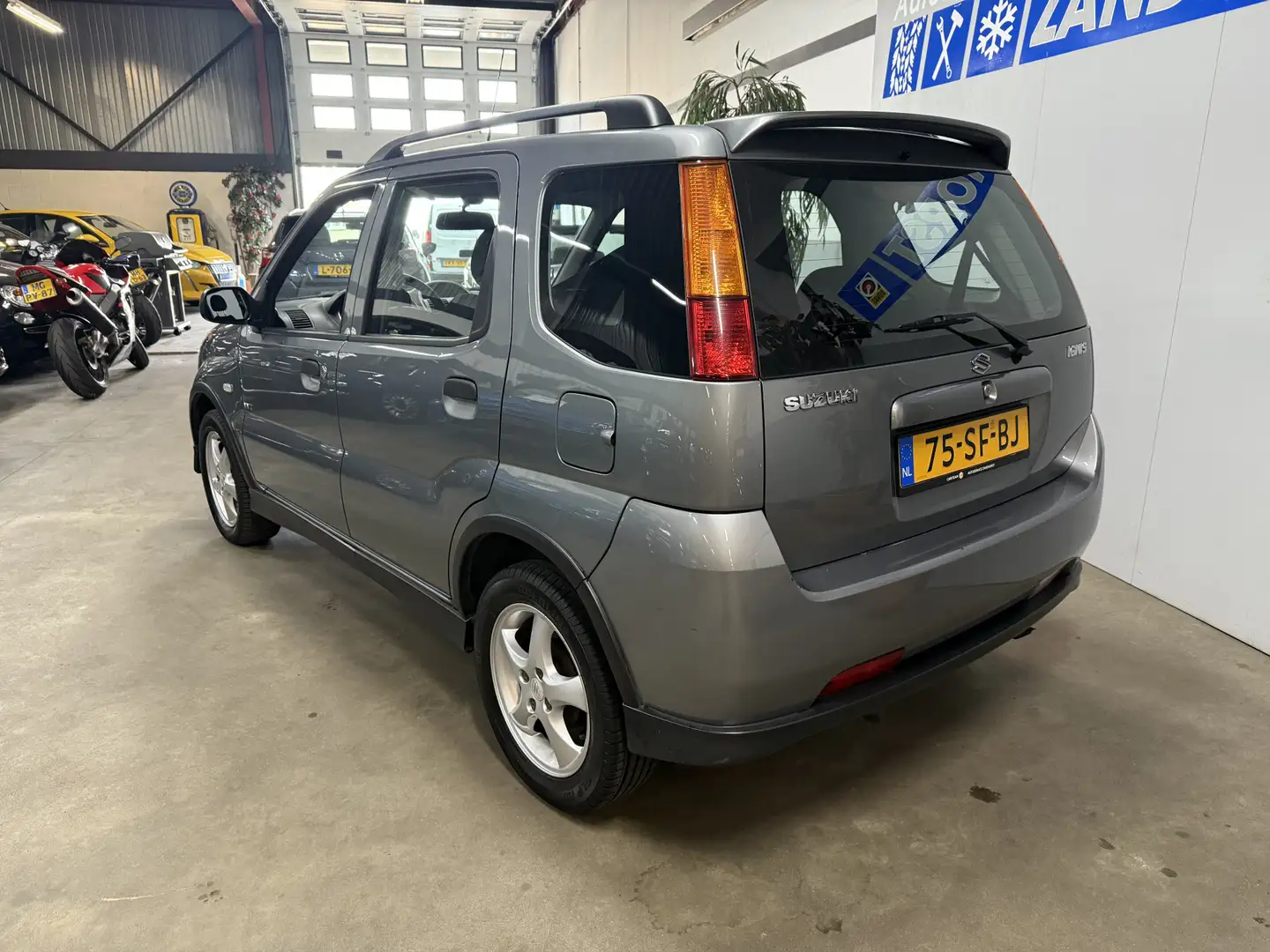 Suzuki Ignis 1.3-16V FreeStyle Gris - 2
