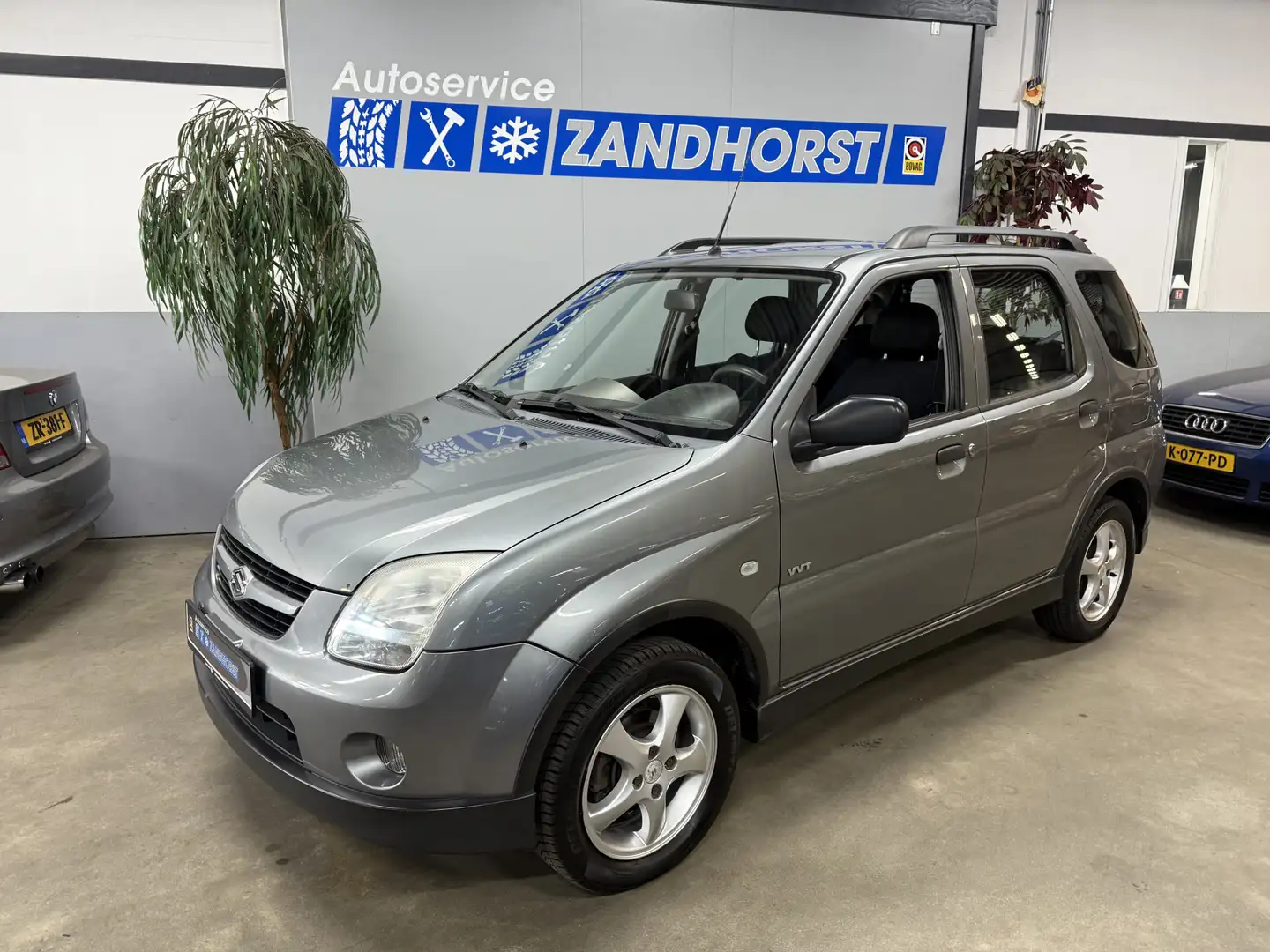 Suzuki Ignis 1.3-16V FreeStyle Gris - 1