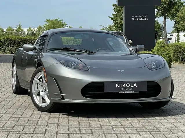 Tesla Roadster V2.5 - HEATED SEATS - 2 DIN SCREEN