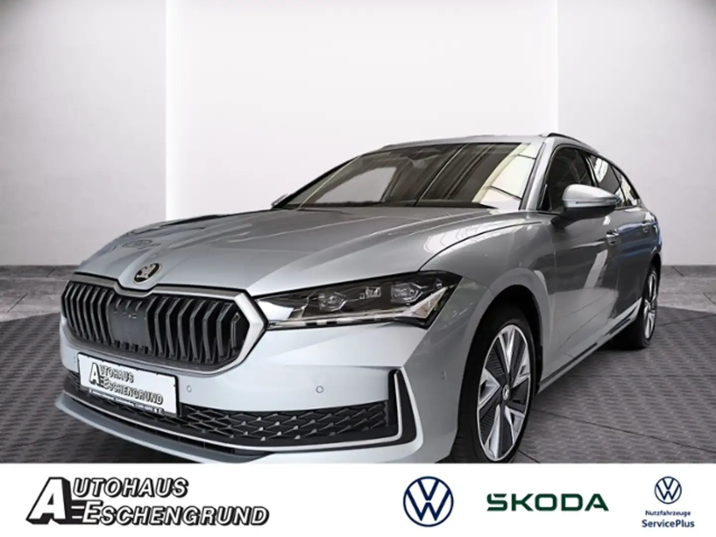 Skoda Superb Combi 2.0 TDI DSG Selection AHK MATRIX NAVI 360°K Plateado - 1