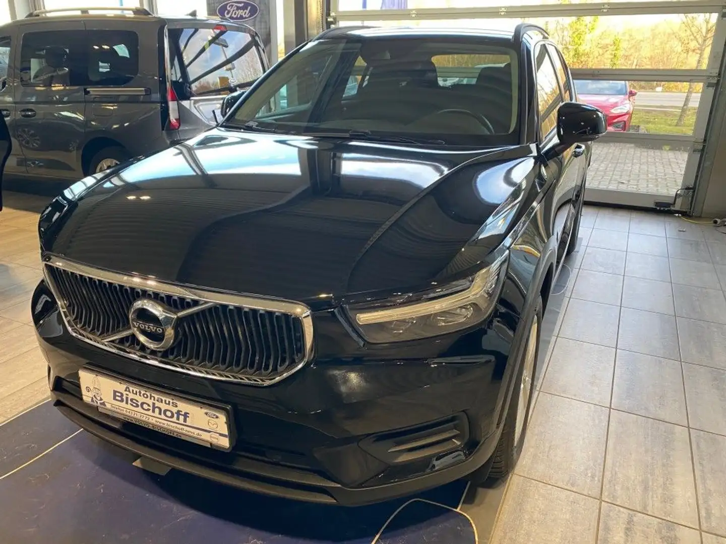Volvo XC40 T3 Momentum Core Rückfahrerkamera Schwarz - 1