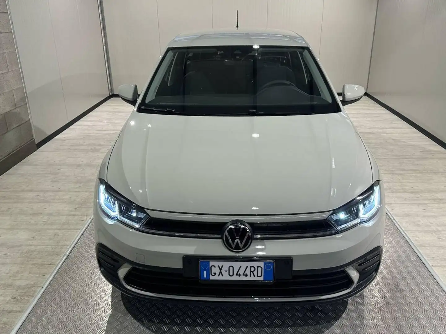 Volkswagen Polo 1.0 Life Beżowy - 2