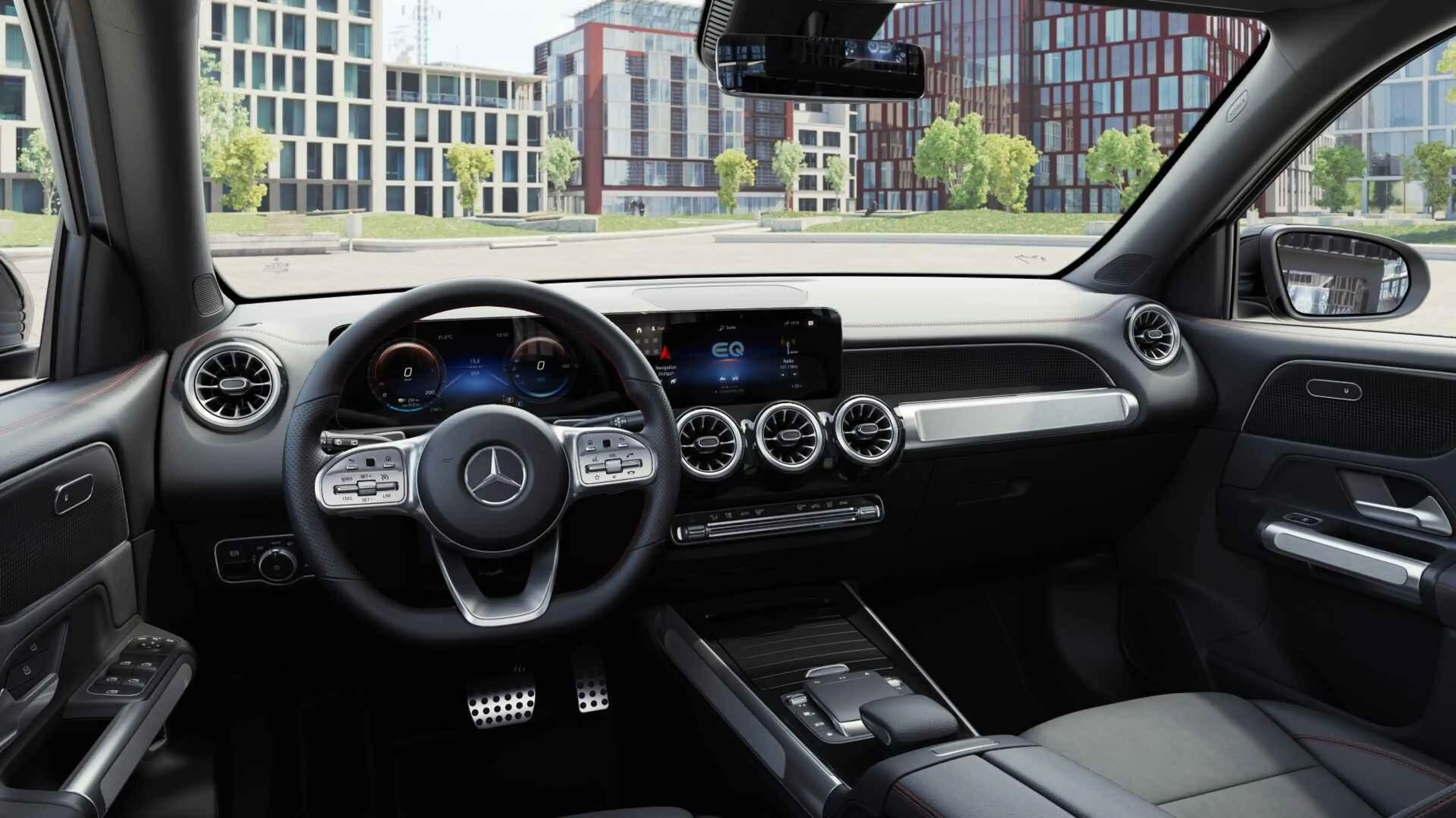 Mercedes-Benz EQB 300 4MATIC AMG Line — photo 2