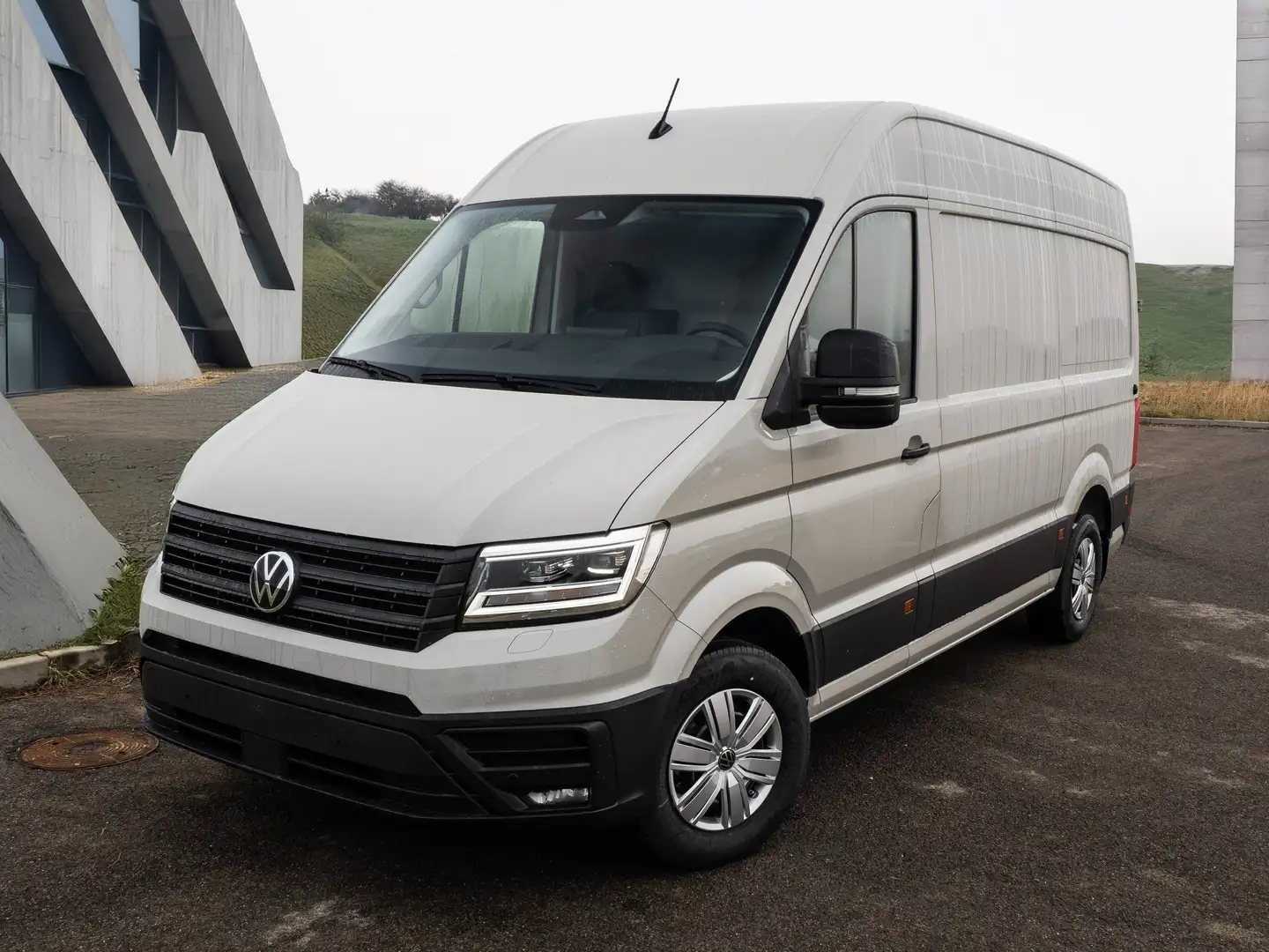 Volkswagen Crafter Crafter 35 TDI Autm. LR VA Neuwagen Beige - 1