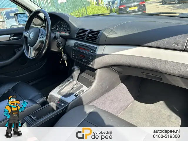 BMW 3 Series view 12