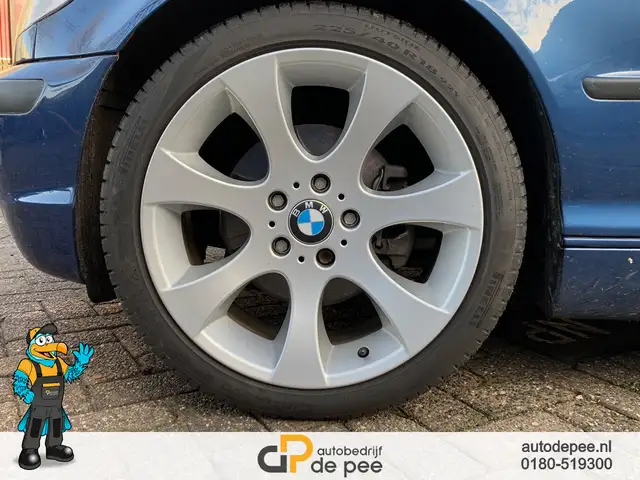 BMW 3 Series view 11