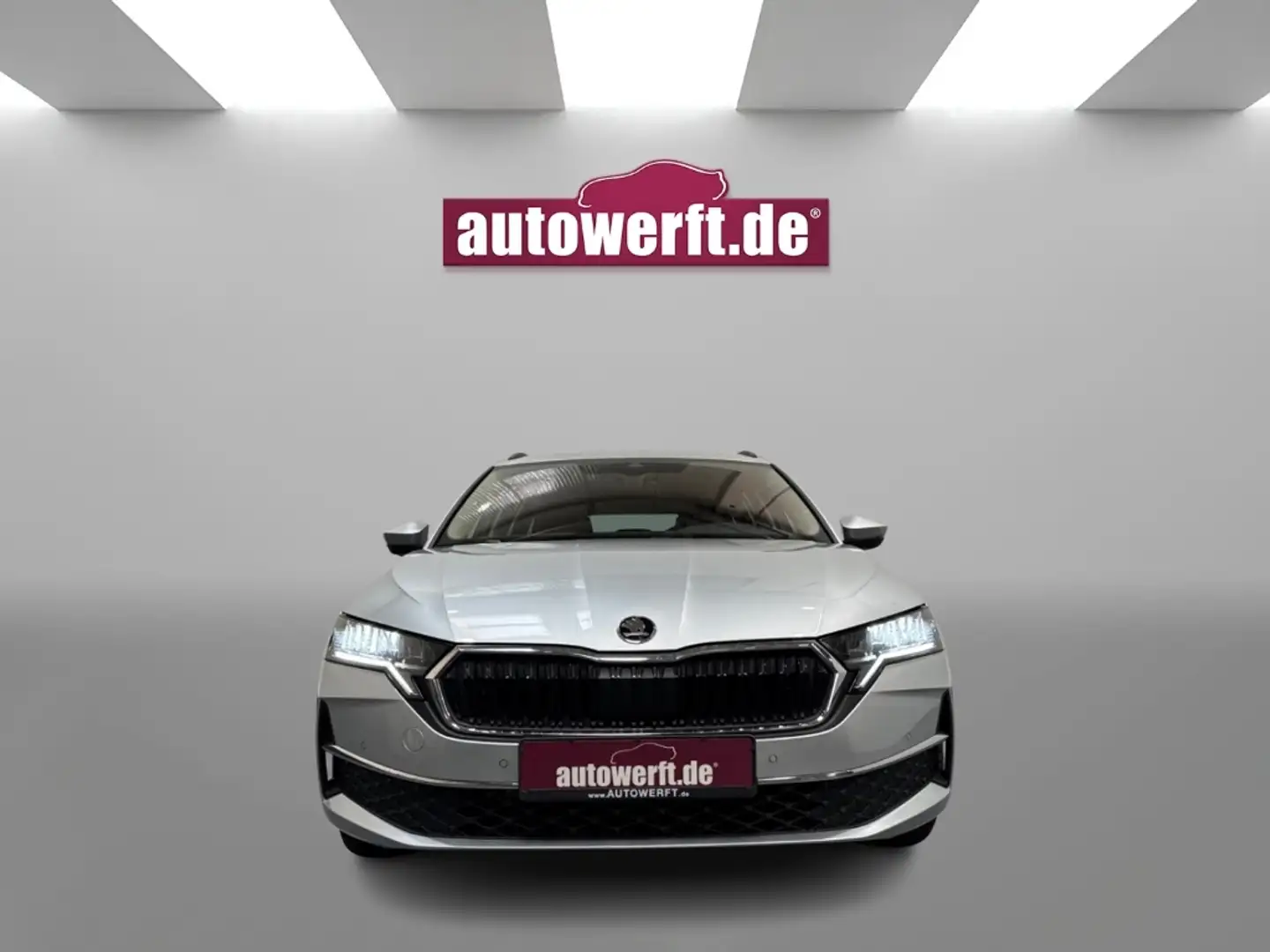 Skoda Octavia 2.0 TDI DSG SELECTION AHK LED CAM NAVI 4xSHZ CARPL Silber - 2