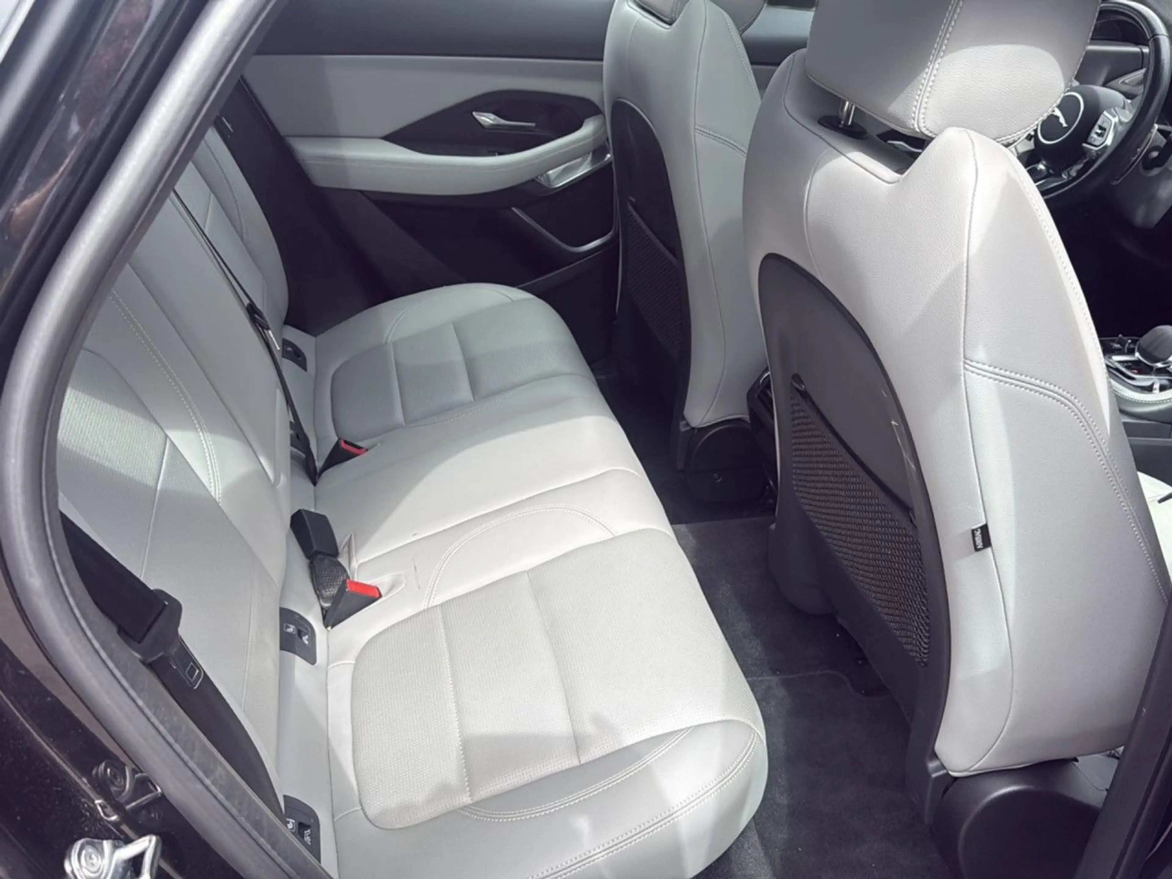 Jaguar E-Type E-Pace P300e PHEV R-Dynamic SE PANORAMA Bluetooth — photo 12