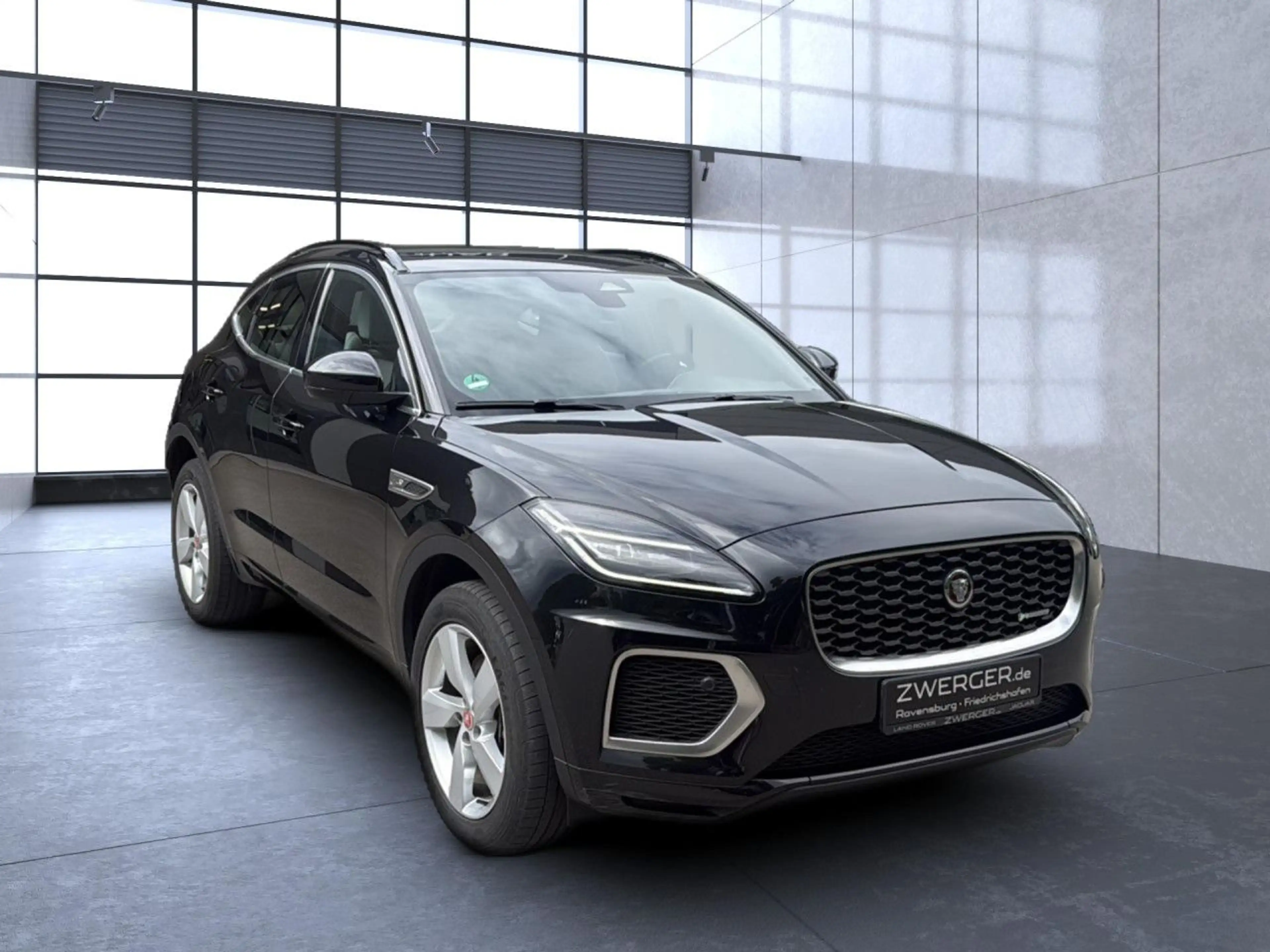 Jaguar E-Type E-Pace P300e PHEV R-Dynamic SE PANORAMA Bluetooth — photo 6