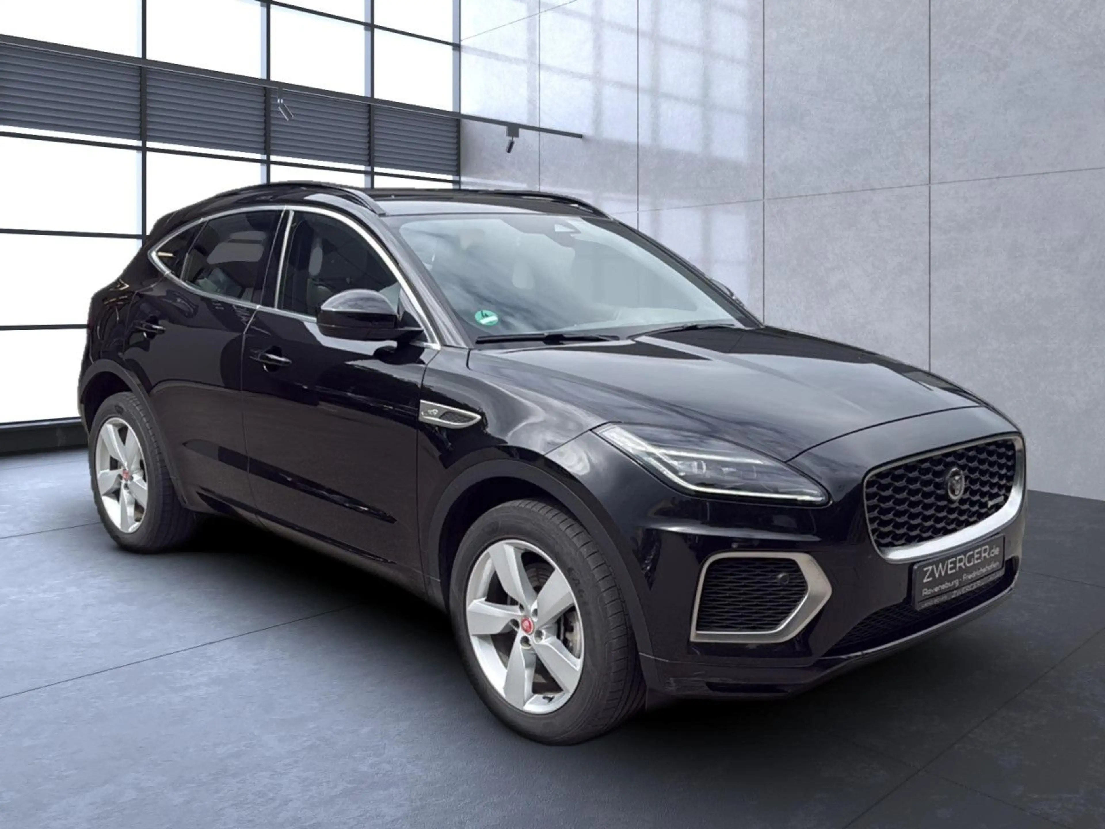 Jaguar E-Type E-Pace P300e PHEV R-Dynamic SE PANORAMA Bluetooth — photo 5