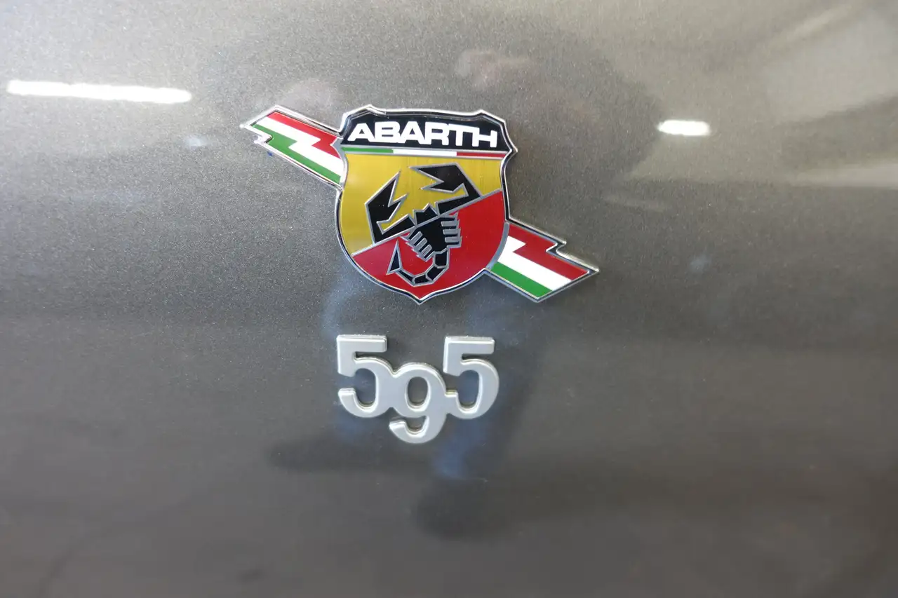 Abarth 500C 2022 — фото 6
