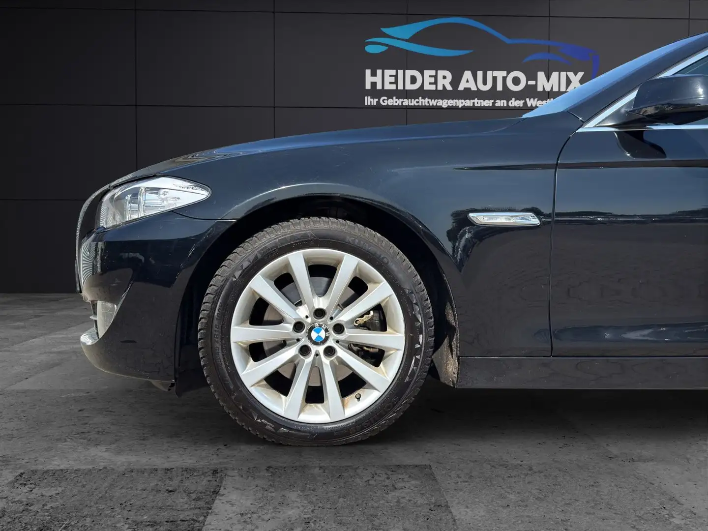 BMW 520 d Touring Aut. NAVI|LEDER|XENON|TEMPOMAT|PDC Noir - 2