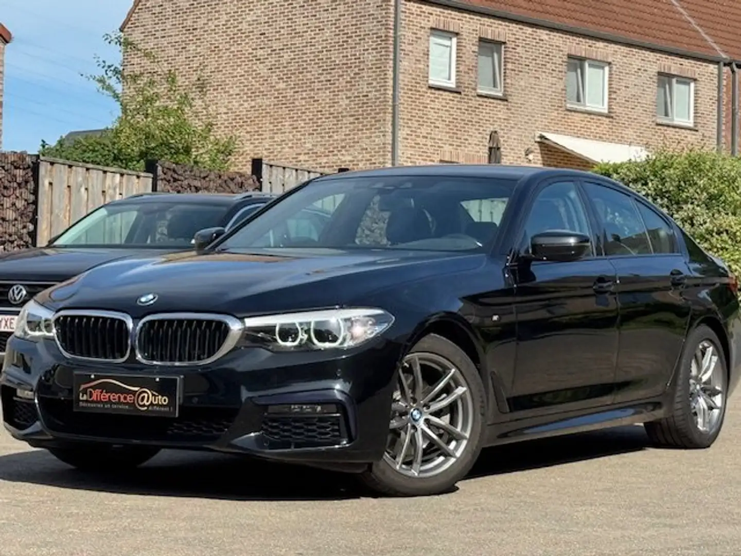 BMW 520 dA - MHEV - Full Pack M - Cuir - Clim - GPS - JA18 Noir - 1