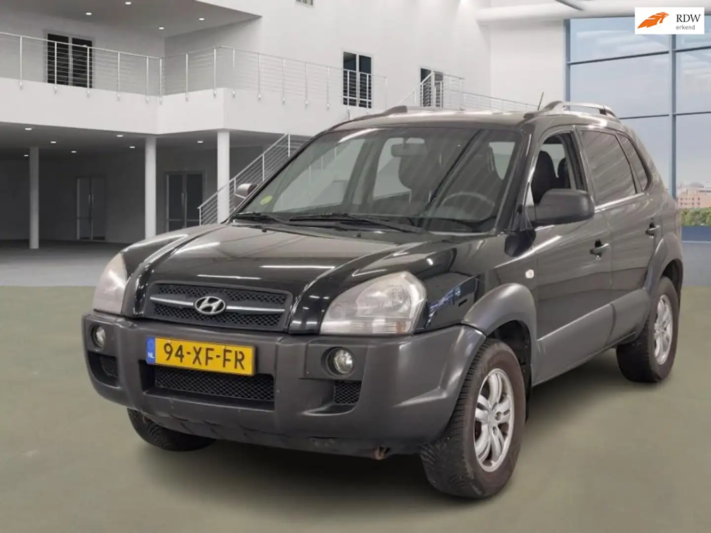 Hyundai TUCSON 2.0i Active Joy AIRCO TREKHAAK 2 X SLEUTELS crna - 1