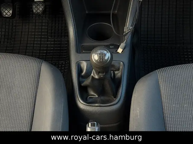 Volkswagen Up! view 14