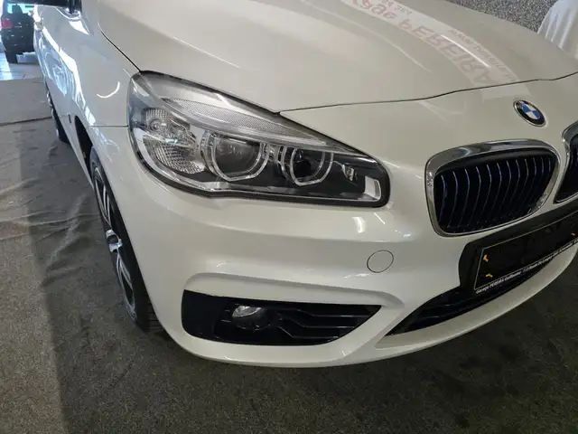 BMW 2 Series view 17
