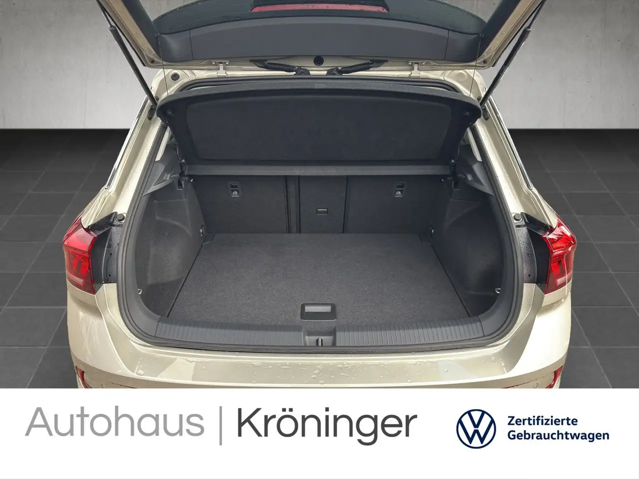 Volkswagen T-Roc 1.5 TSI DSG Move Navi ACC Rück 21