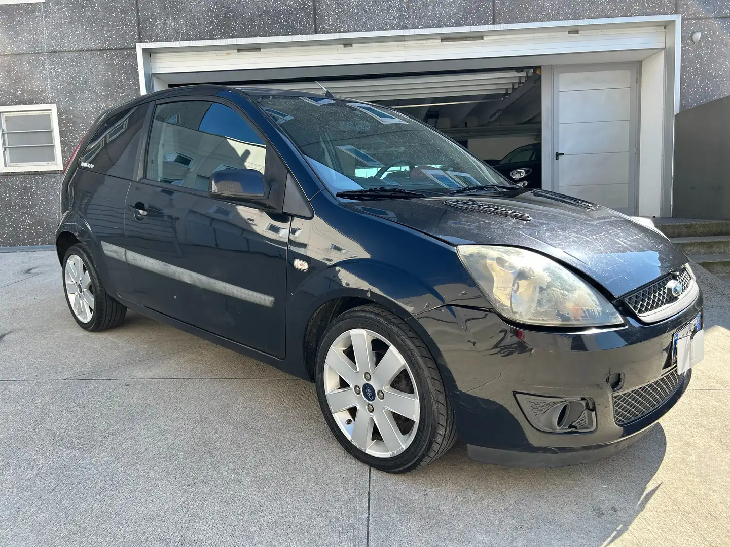 Ford Fiesta 1.4 tdci 3p Titanium NEOPATENTATI!!! Schwarz - 1