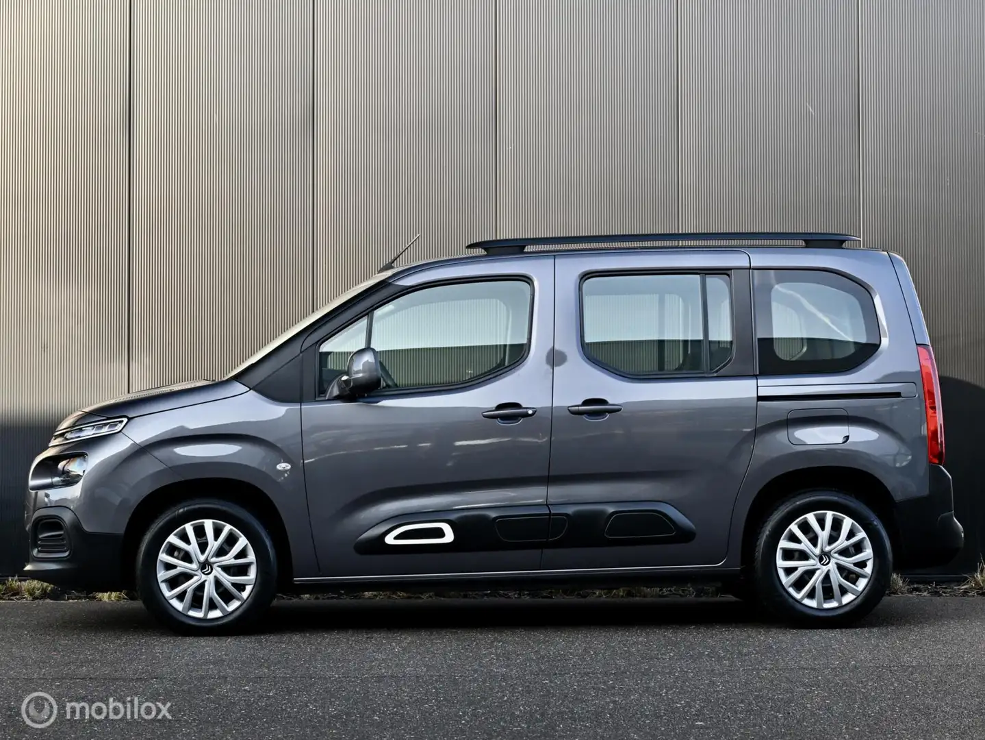 Citroen Berlingo combi 1.2 PureTech Feel Grau - 2