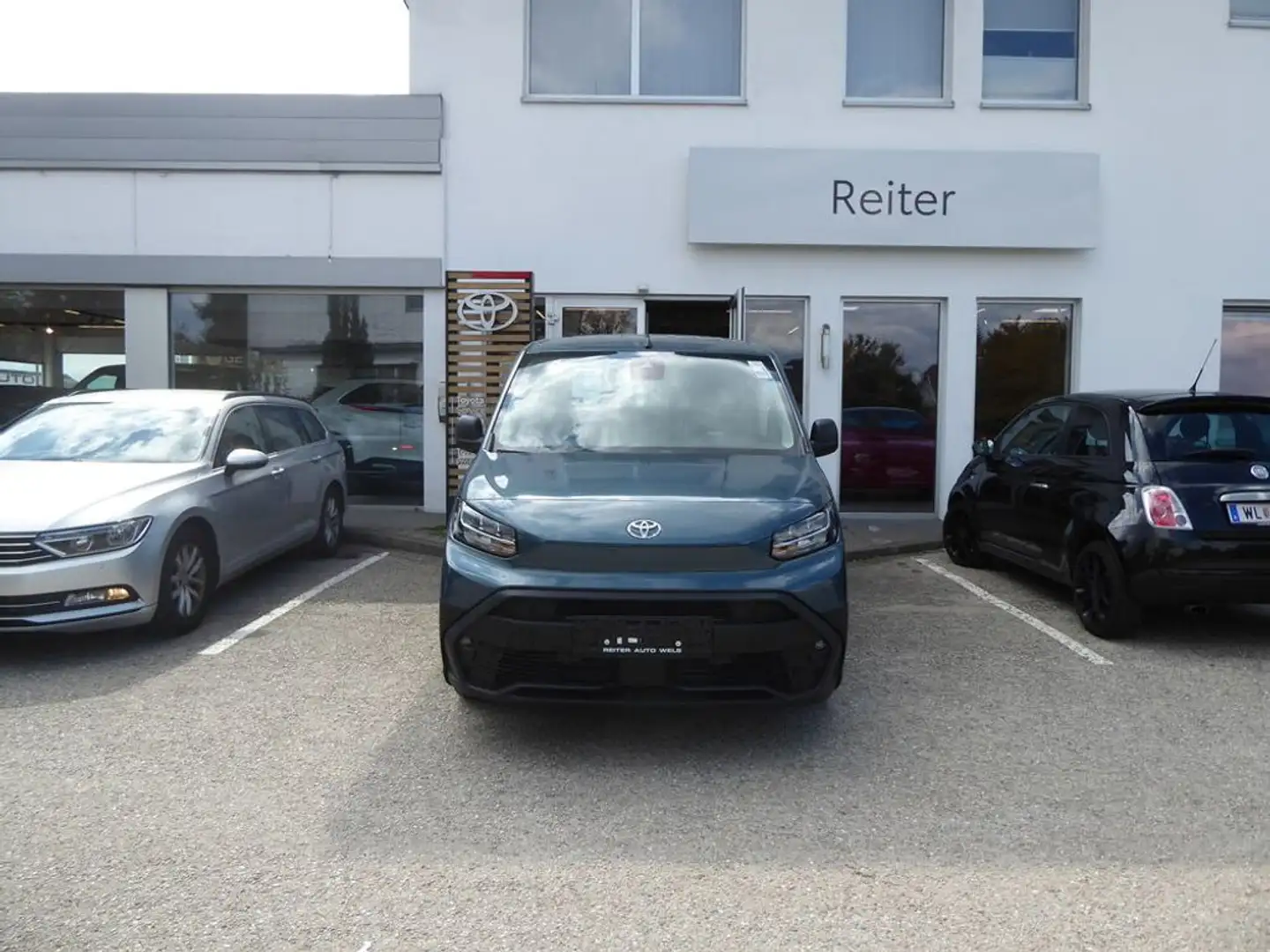 Toyota Proace City Verso L1 1,2 110 Shuttle Niebieski - 1