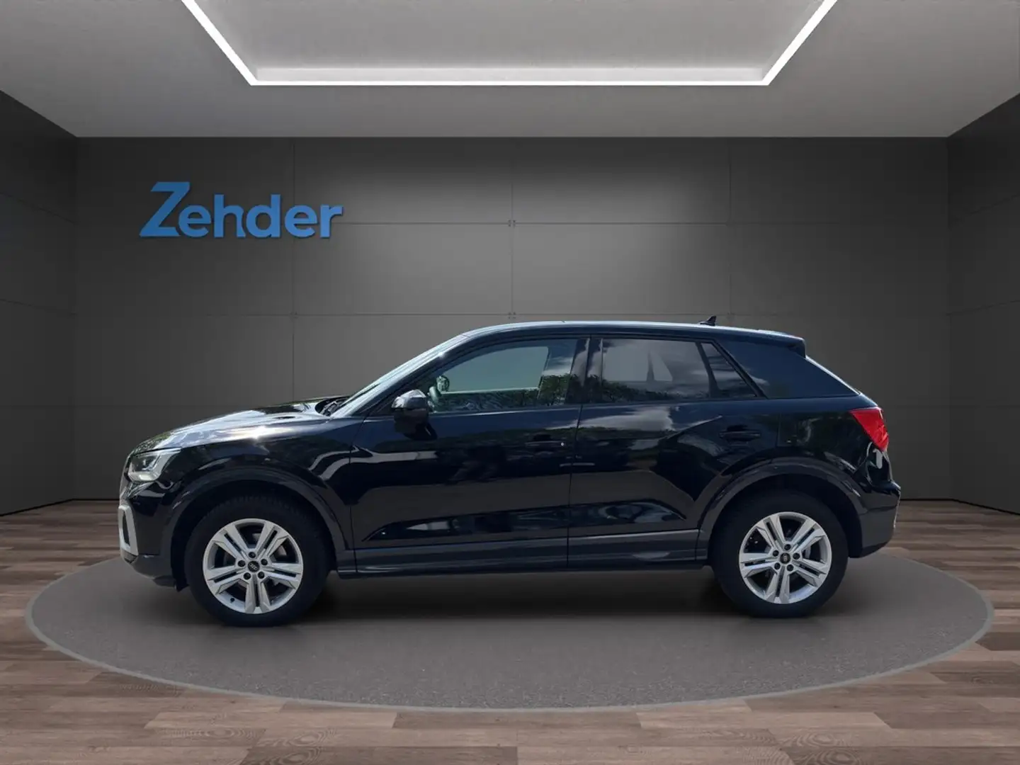Audi Q2 advanced 30 TFSI SHZ, RFK, el. Heckklappe Schwarz - 2