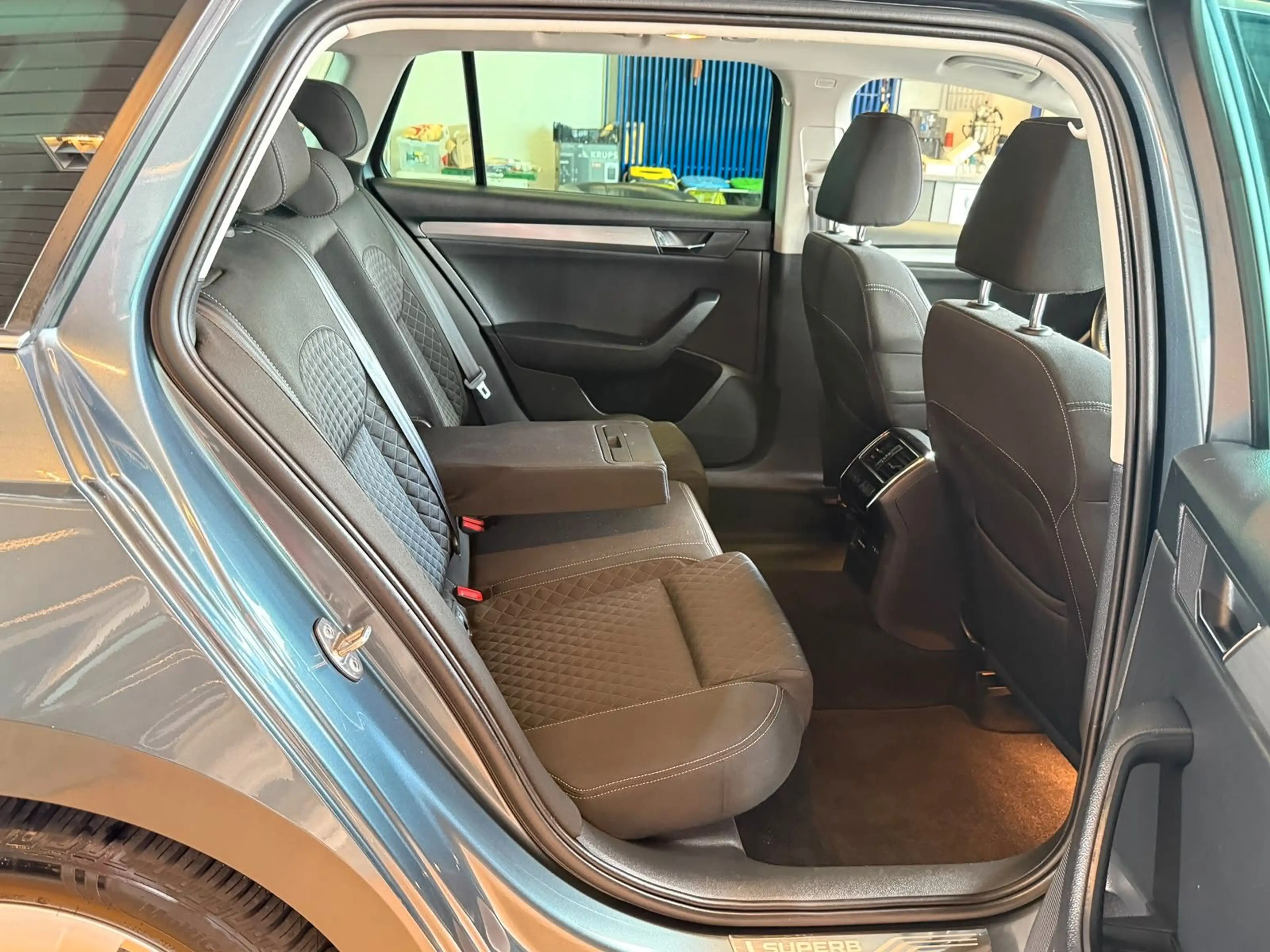 Skoda Superb Combi Style 4x4 Pano / R-Kam / AHK — photo 12