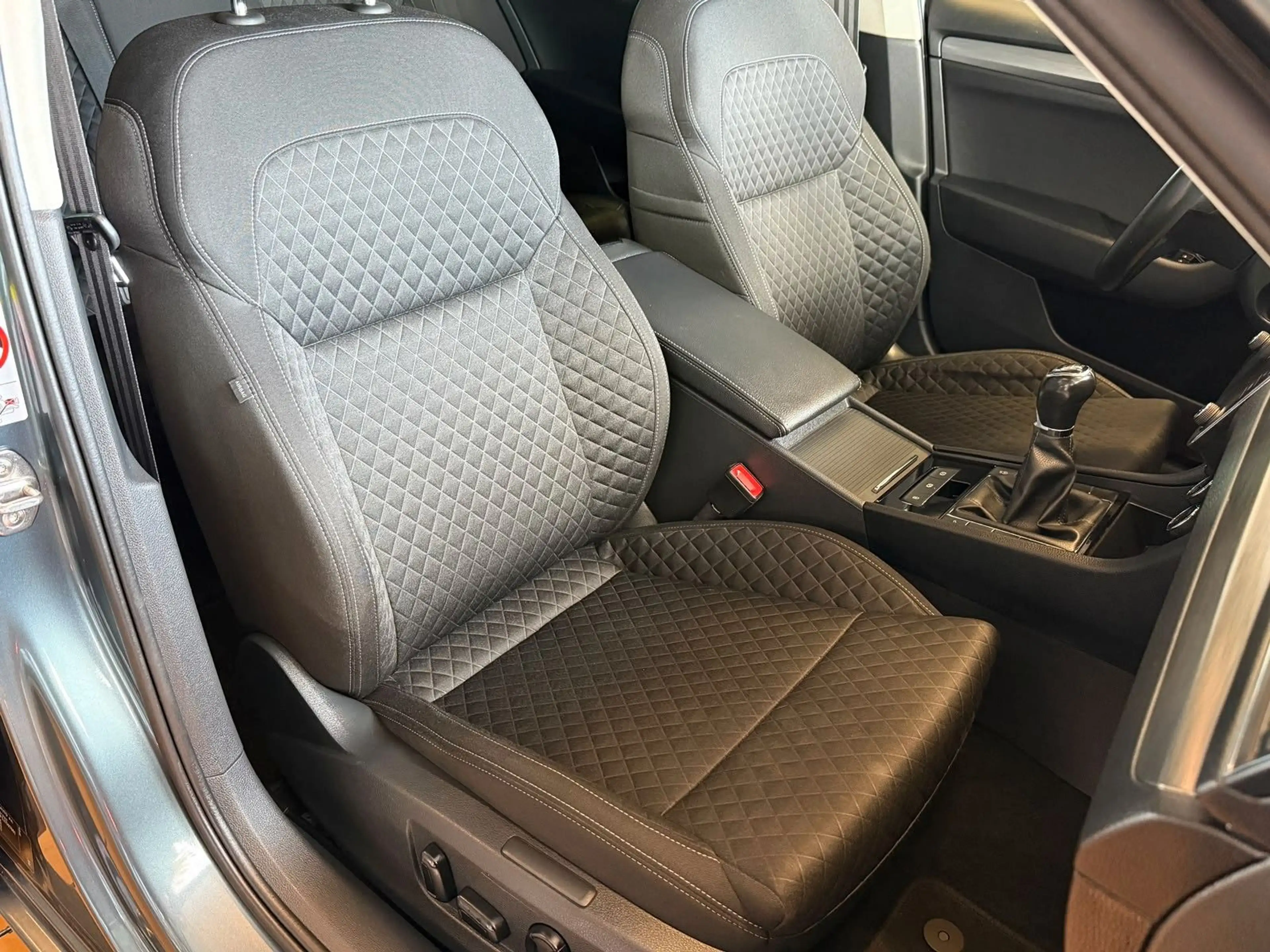 Skoda Superb Combi Style 4x4 Pano / R-Kam / AHK — photo 14