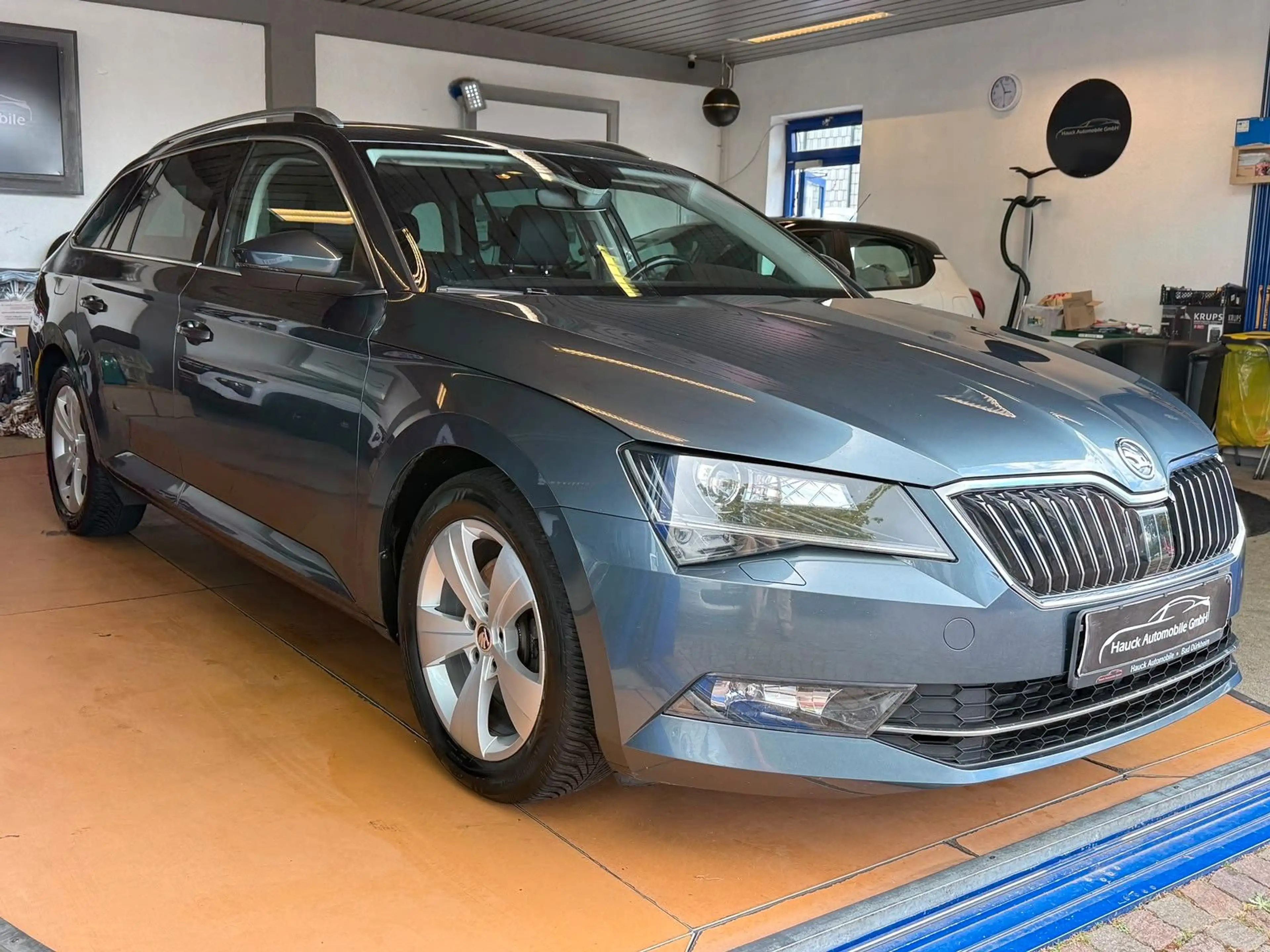 Skoda Superb Combi Style 4x4 Pano / R-Kam / AHK — photo 6
