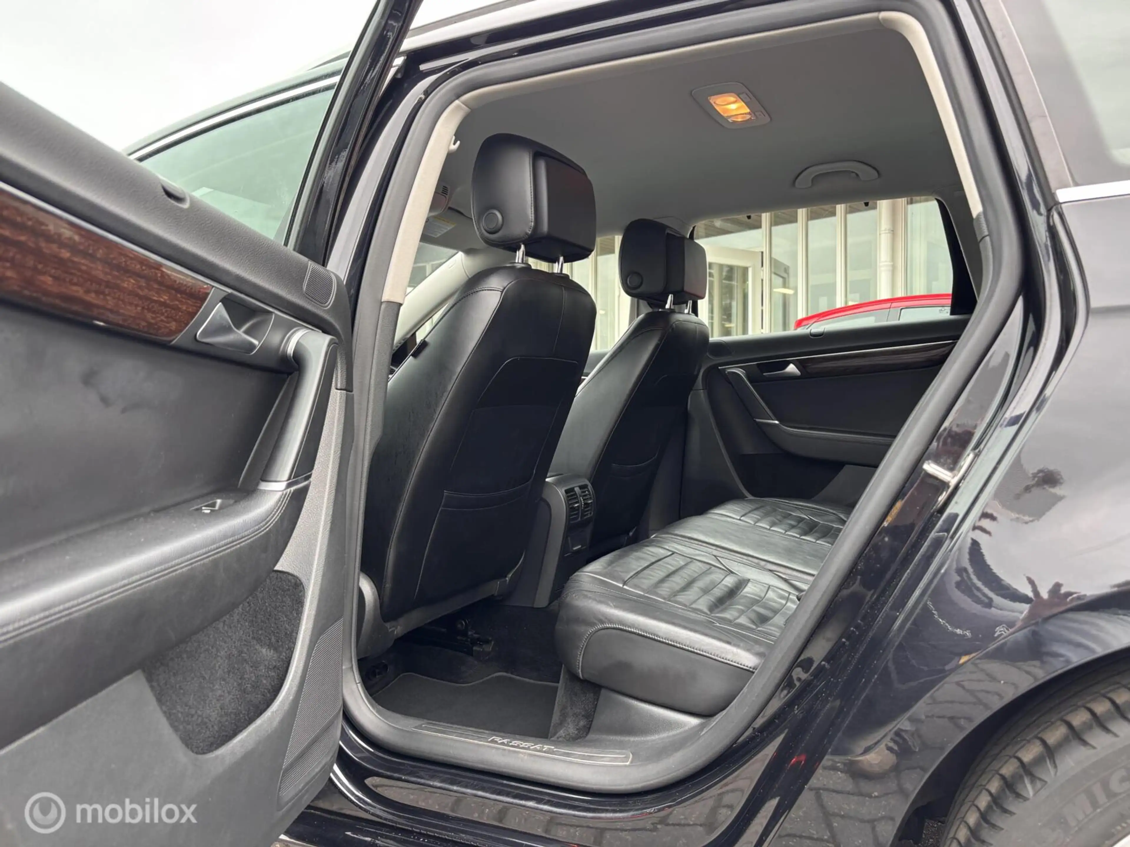 Volkswagen Passat Variant 2.0 TDI Highline BlueMotion — photo 15
