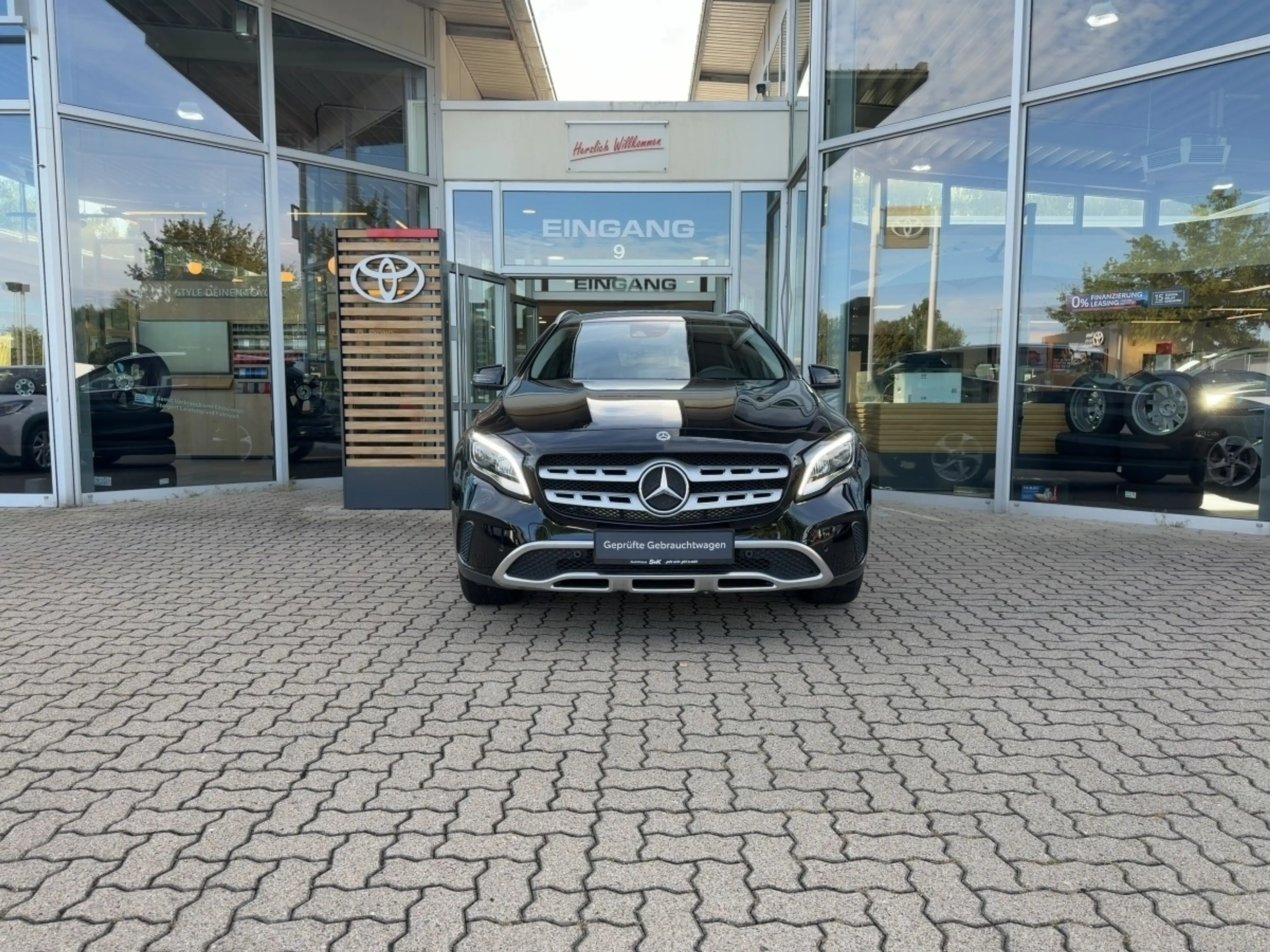 Mercedes-Benz GLA 220 4Matic *Navi*PDC Hinten*Klima*** ABS ESP SERVO — photo 6