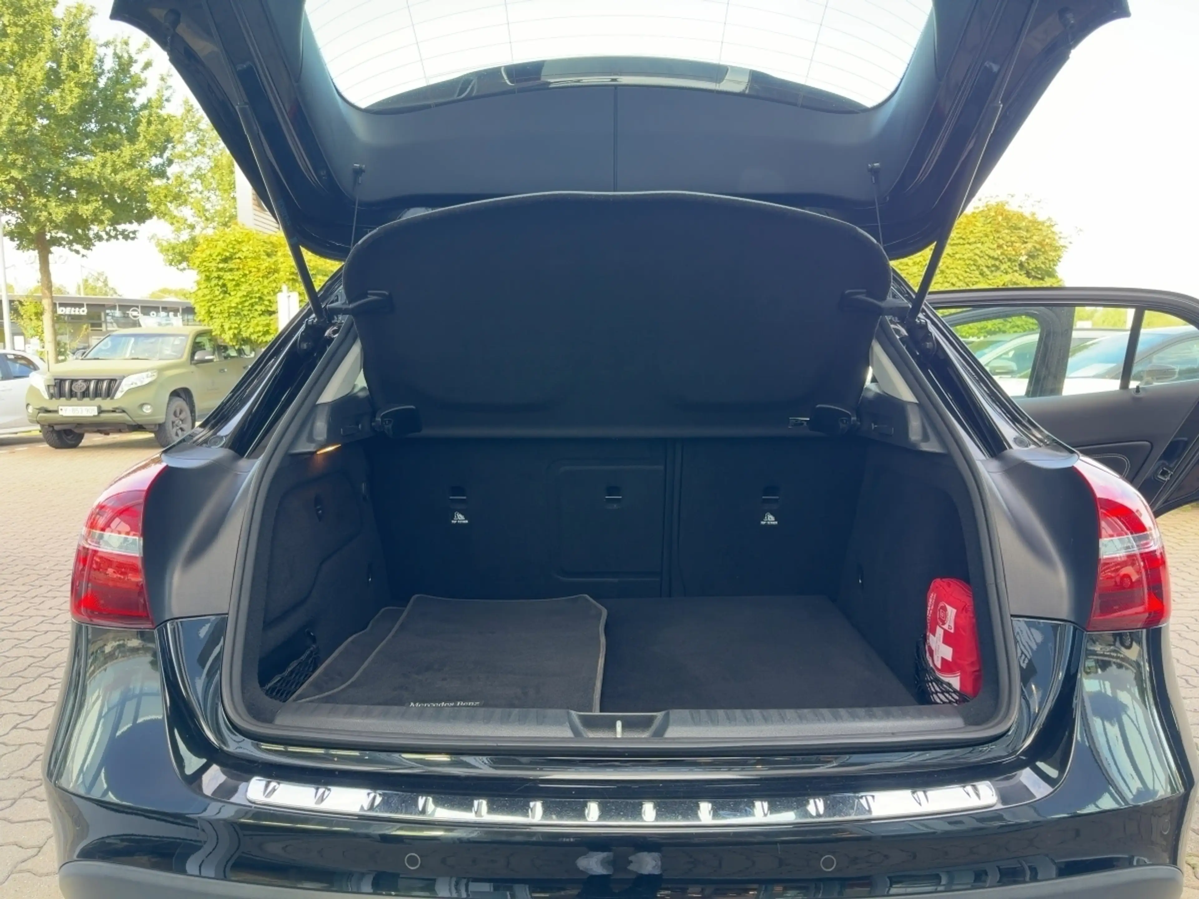 Mercedes-Benz GLA 220 4Matic *Navi*PDC Hinten*Klima*** ABS ESP SERVO — photo 14